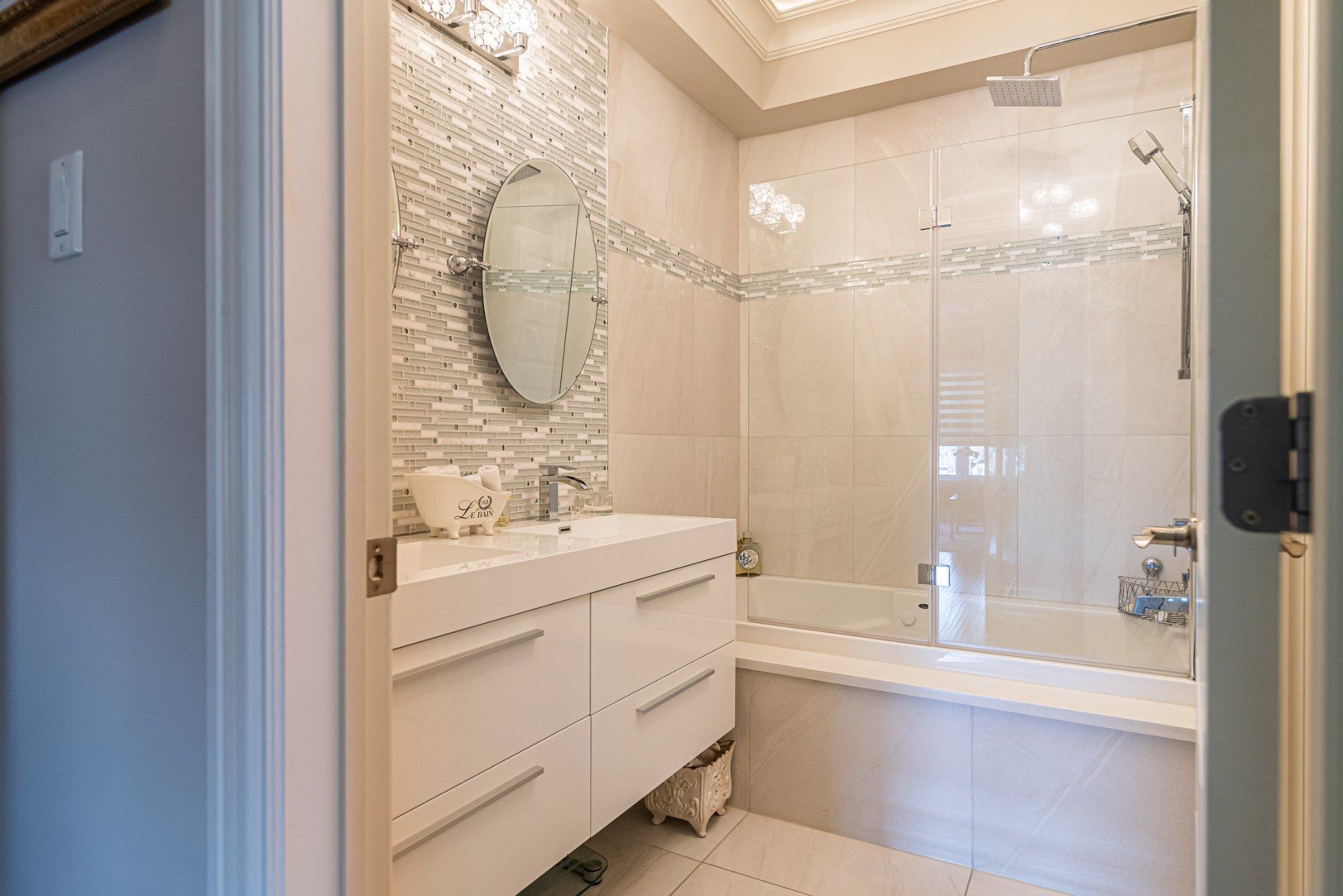 









651


Rue Carleton

,
Laval (Chomedey),




QC
H7W4R6

