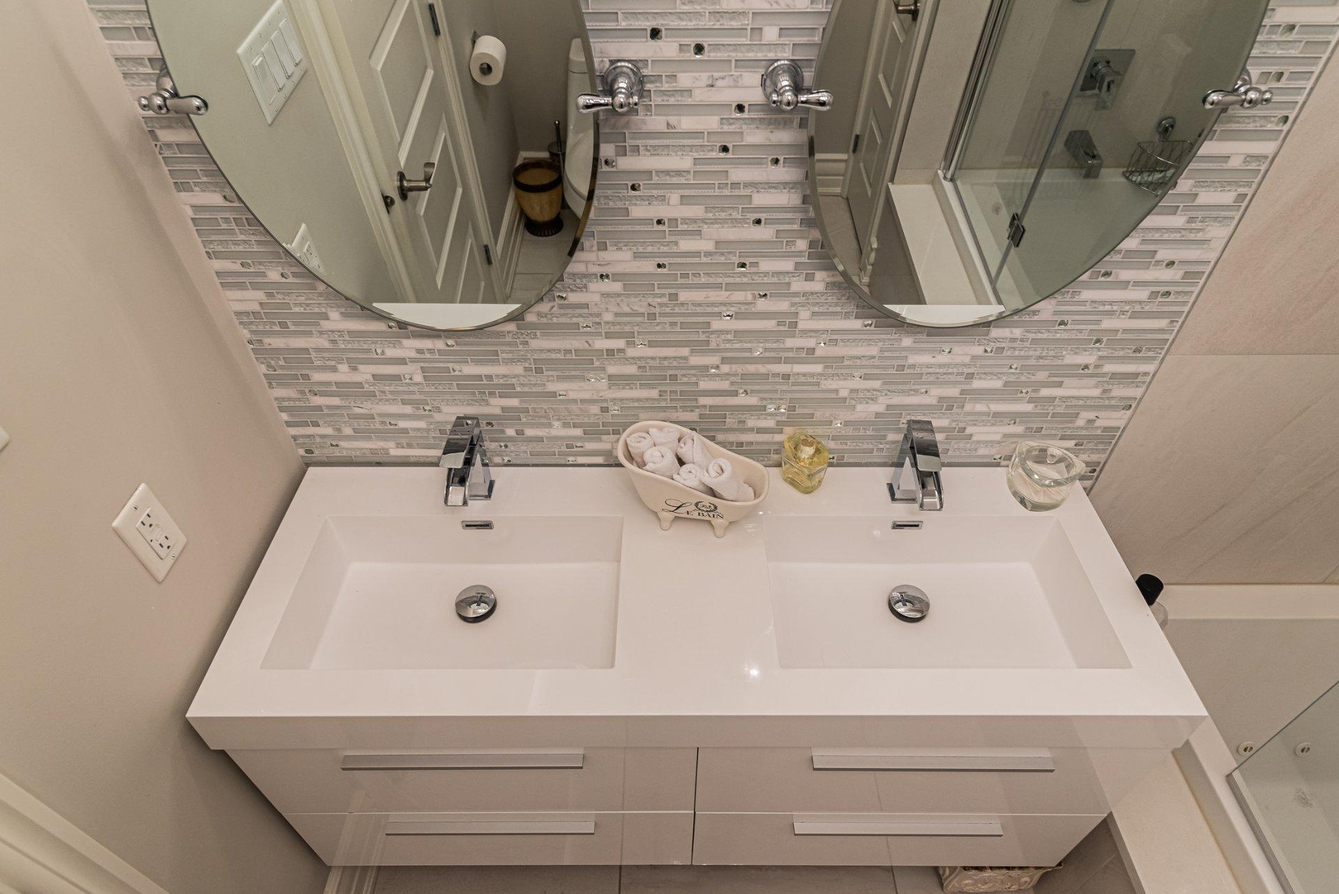 









651


Rue Carleton

,
Laval (Chomedey),




QC
H7W4R6

