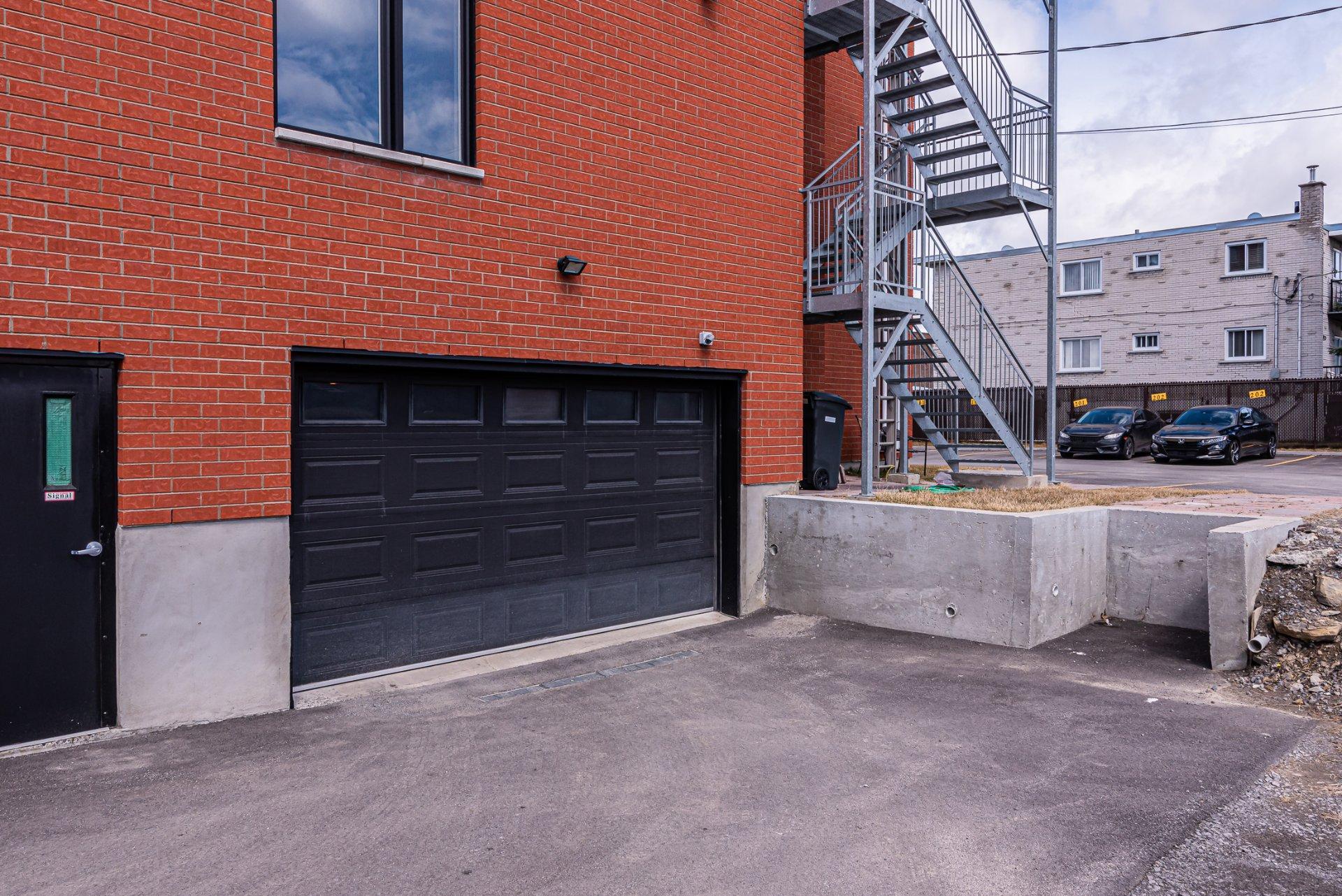 









651


Rue Carleton

,
Laval (Chomedey),




QC
H7W4R6

