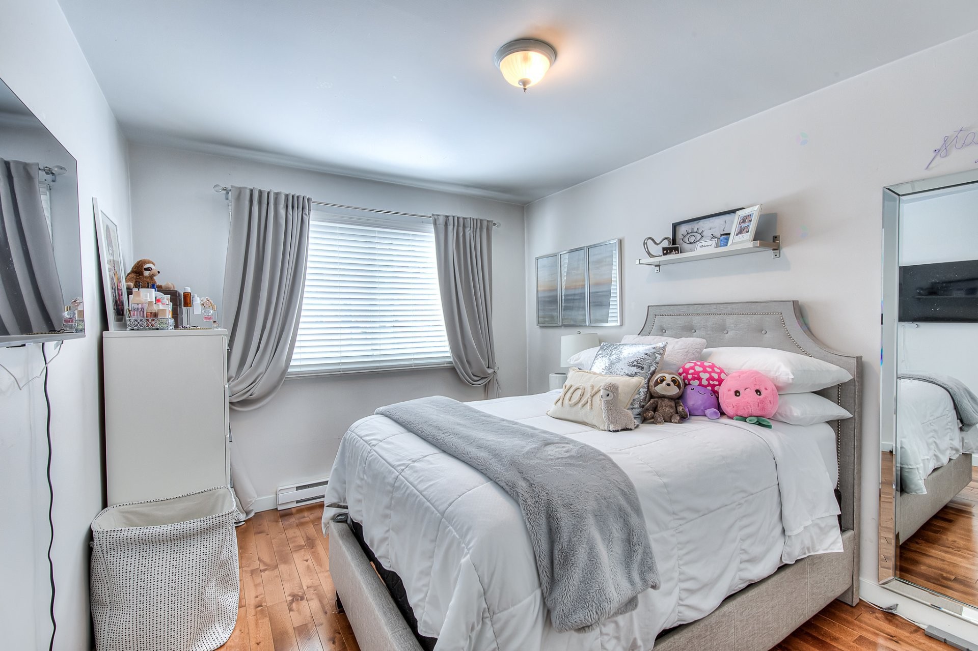 









469

 - 471


Boul. Chomedey

,
Laval (Chomedey),




QC
H7V2W7

