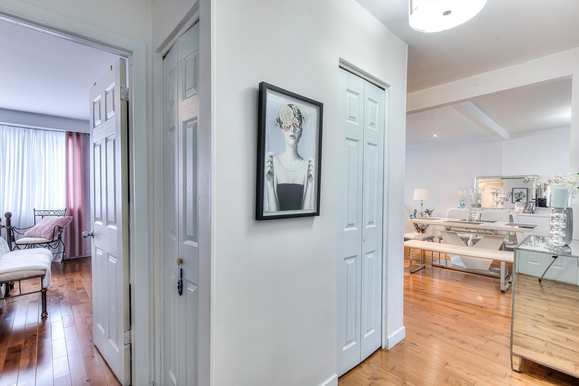 









469

 - 471


Boul. Chomedey

,
Laval (Chomedey),




QC
H7V2W7

