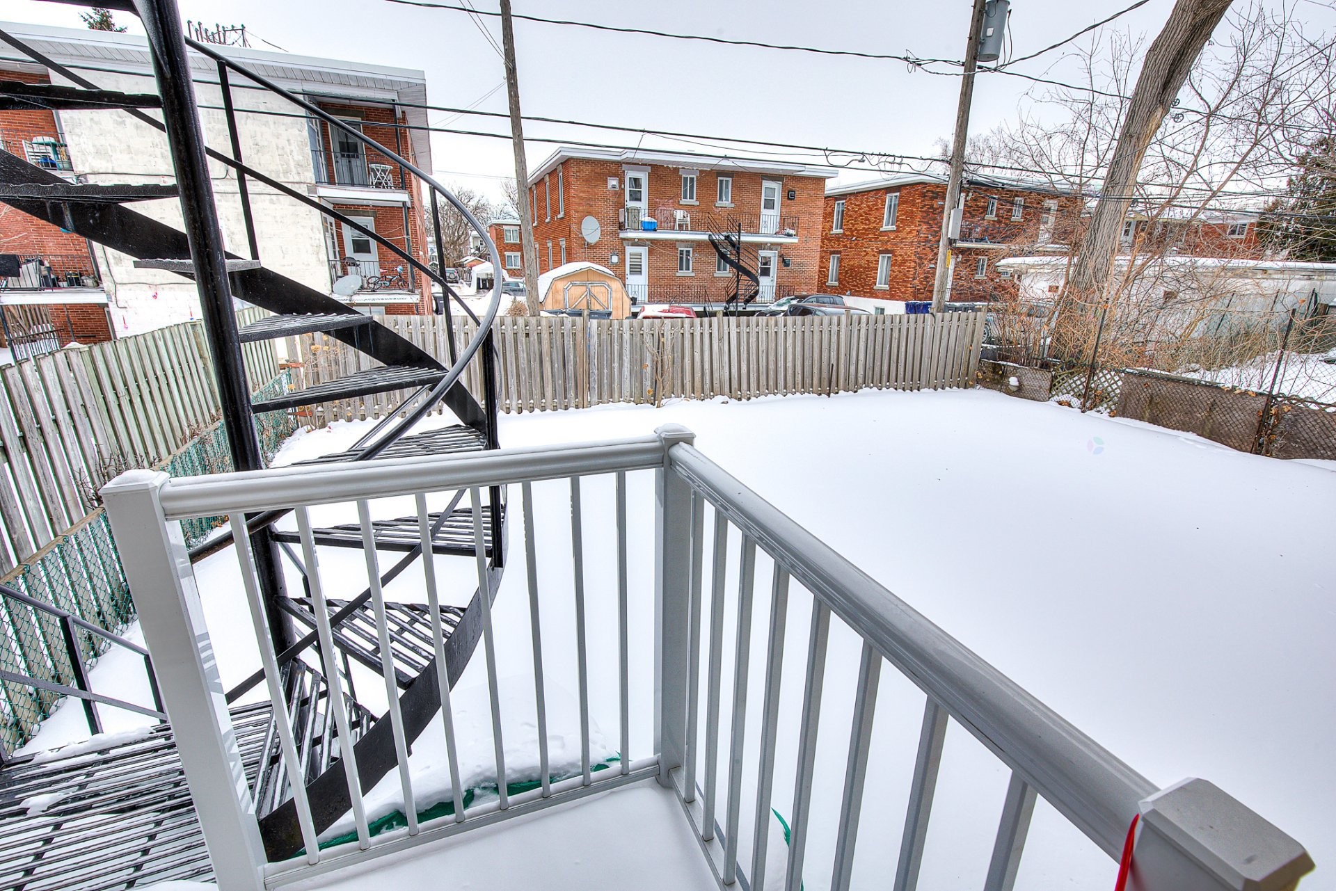 









469

 - 471


Boul. Chomedey

,
Laval (Chomedey),




QC
H7V2W7

