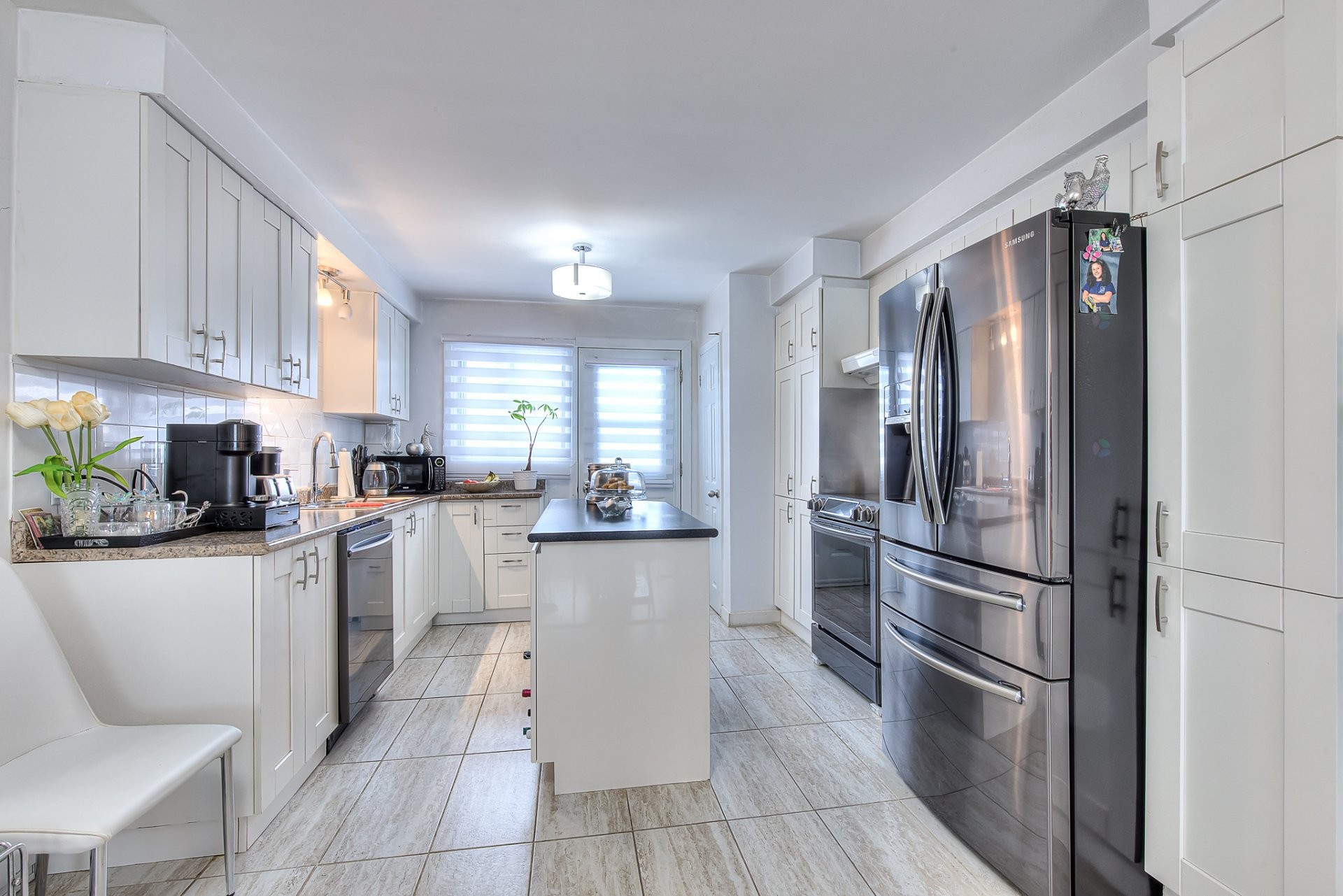 









469

 - 471


Boul. Chomedey

,
Laval (Chomedey),




QC
H7V2W7

