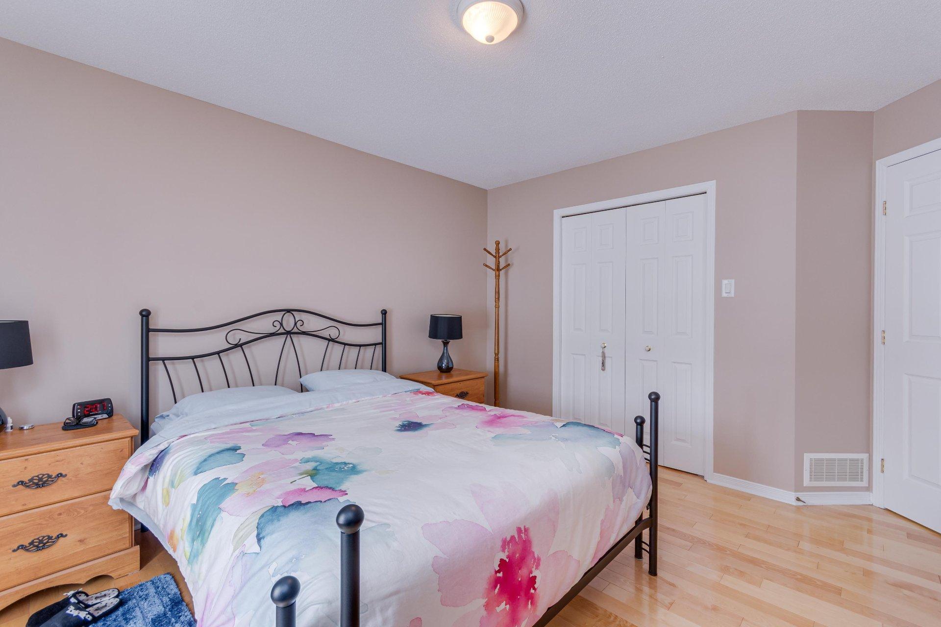 









848


Rue de l'Oasis

,
Gatineau (Gatineau),




QC
J8R3V4

