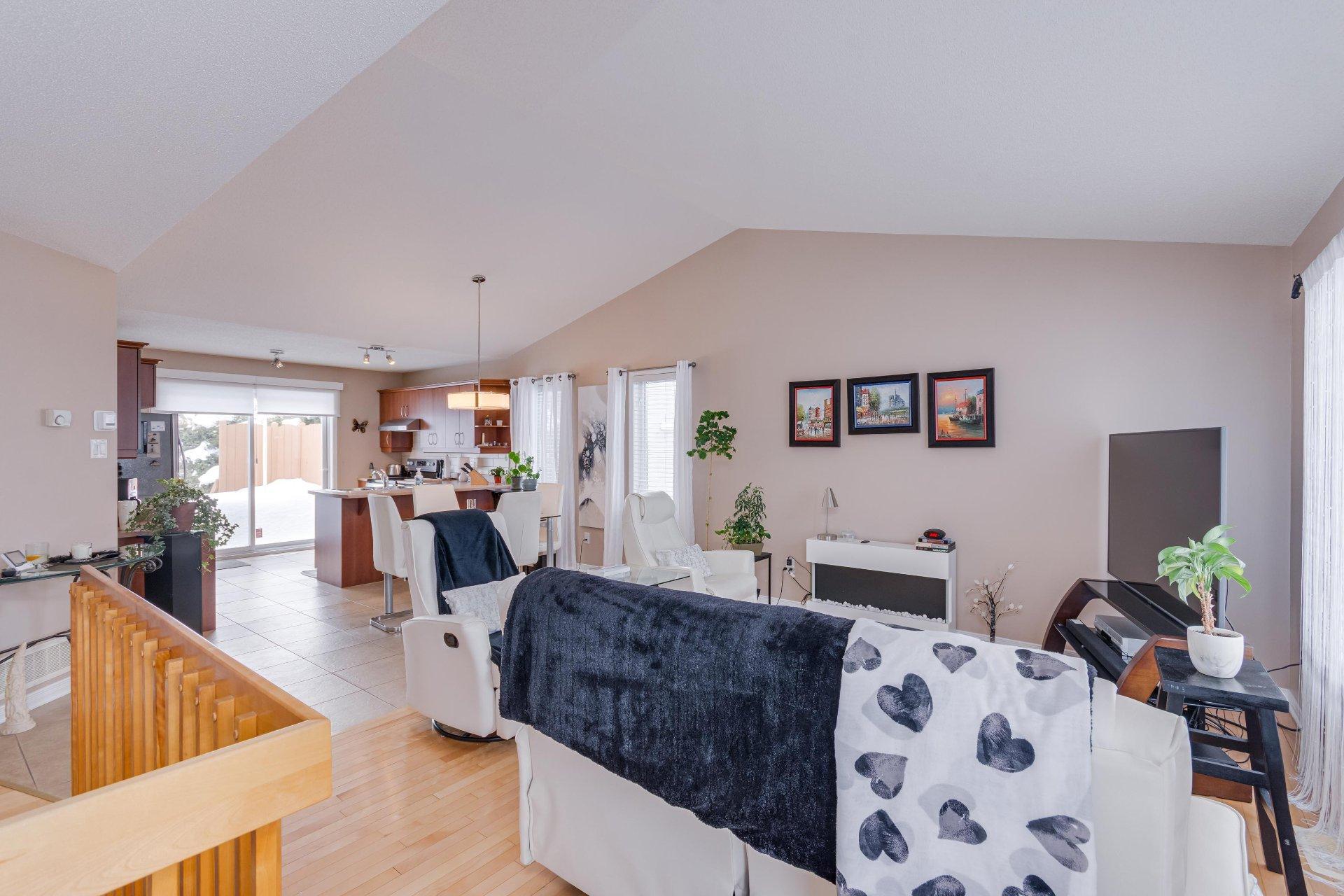 









848


Rue de l'Oasis

,
Gatineau (Gatineau),




QC
J8R3V4

