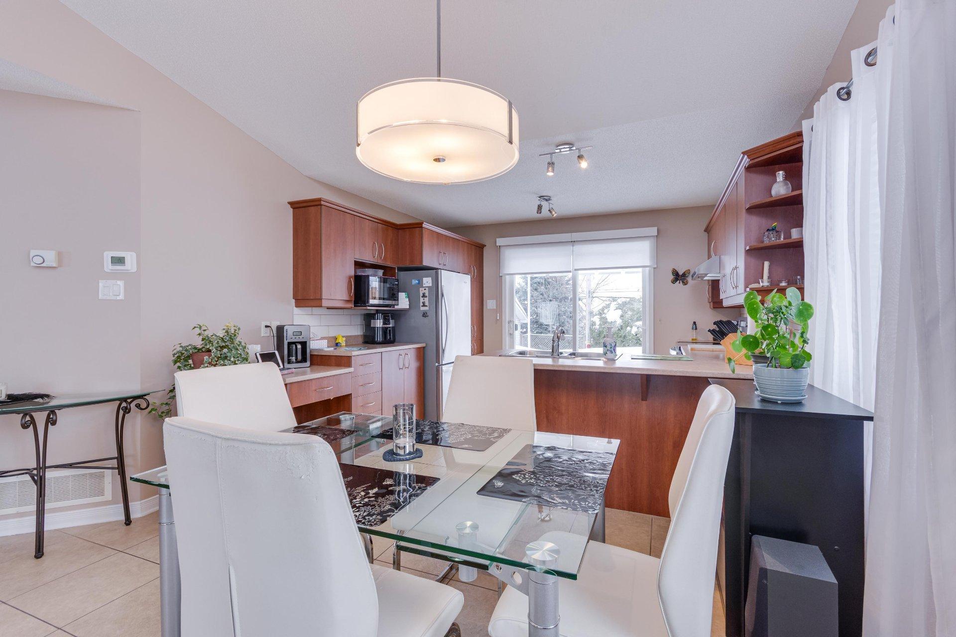 









848


Rue de l'Oasis

,
Gatineau (Gatineau),




QC
J8R3V4

