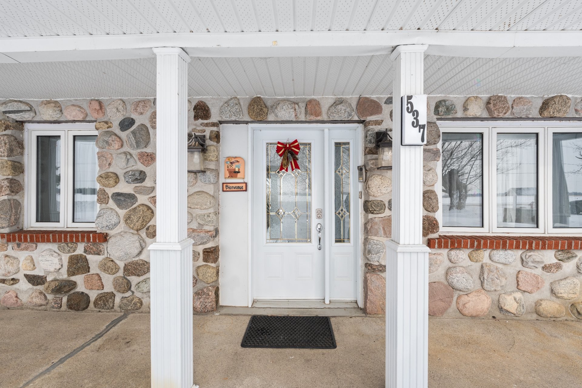 









537Z


Rg de la Rivière S.

,
Saint-Lin/Laurentides,




QC
J5M2A1

