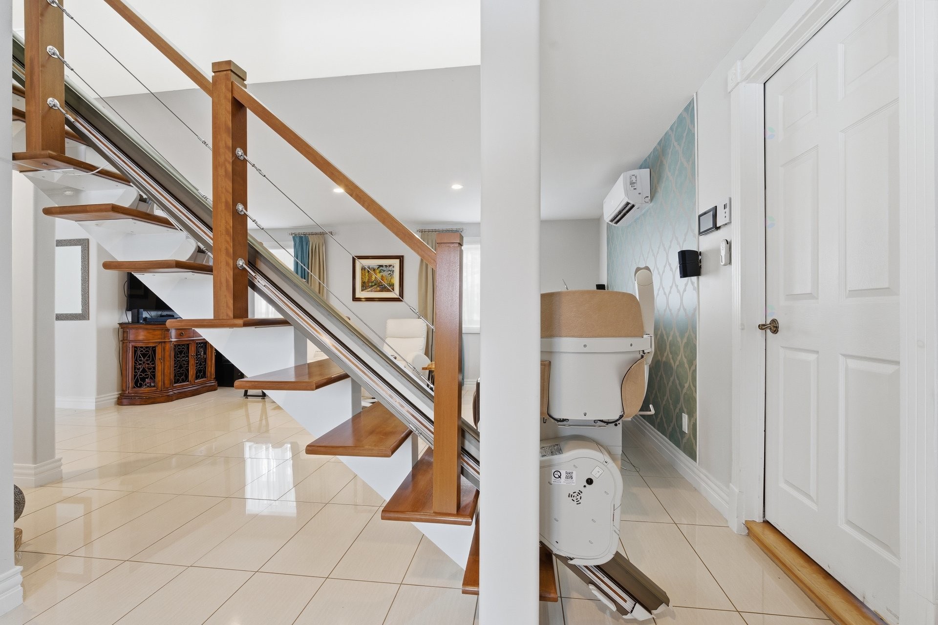 









537Z


Rg de la Rivière S.

,
Saint-Lin/Laurentides,




QC
J5M2A1

