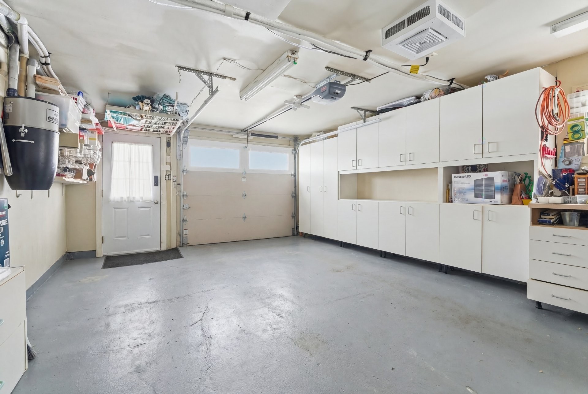 









537Z


Rg de la Rivière S.

,
Saint-Lin/Laurentides,




QC
J5M2A1

