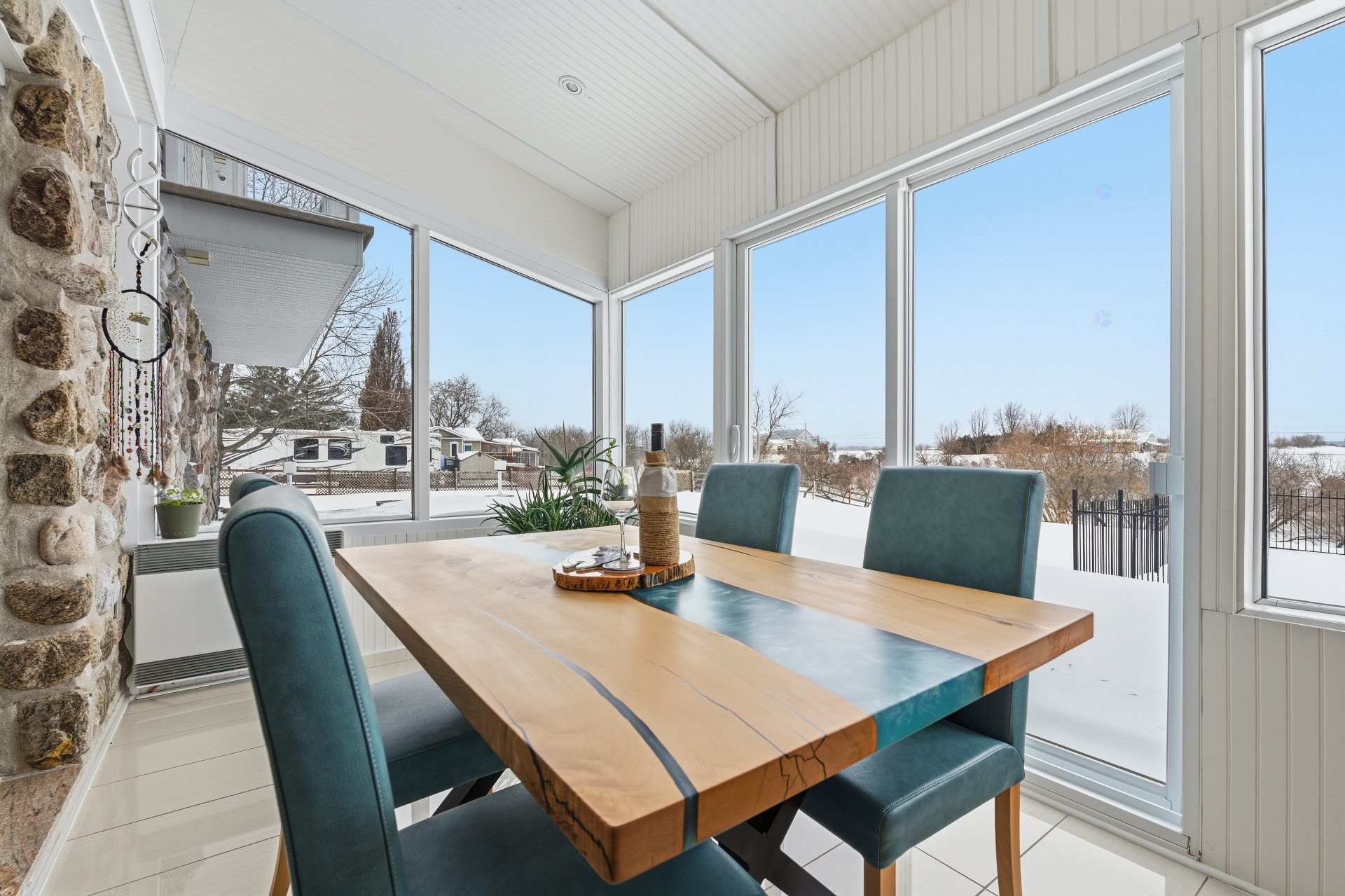 









537Z


Rg de la Rivière S.

,
Saint-Lin/Laurentides,




QC
J5M2A1

