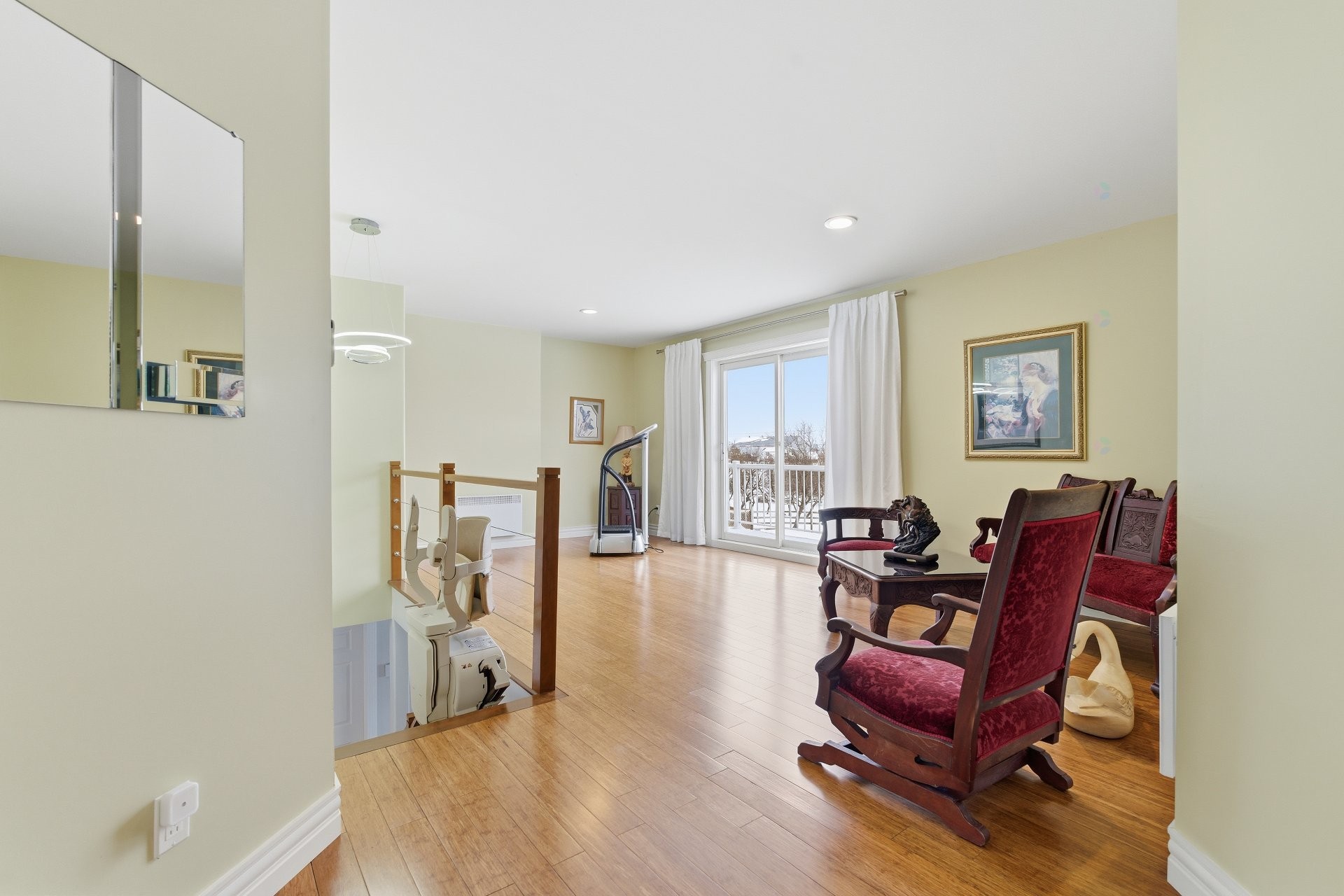 









537Z


Rg de la Rivière S.

,
Saint-Lin/Laurentides,




QC
J5M2A1

