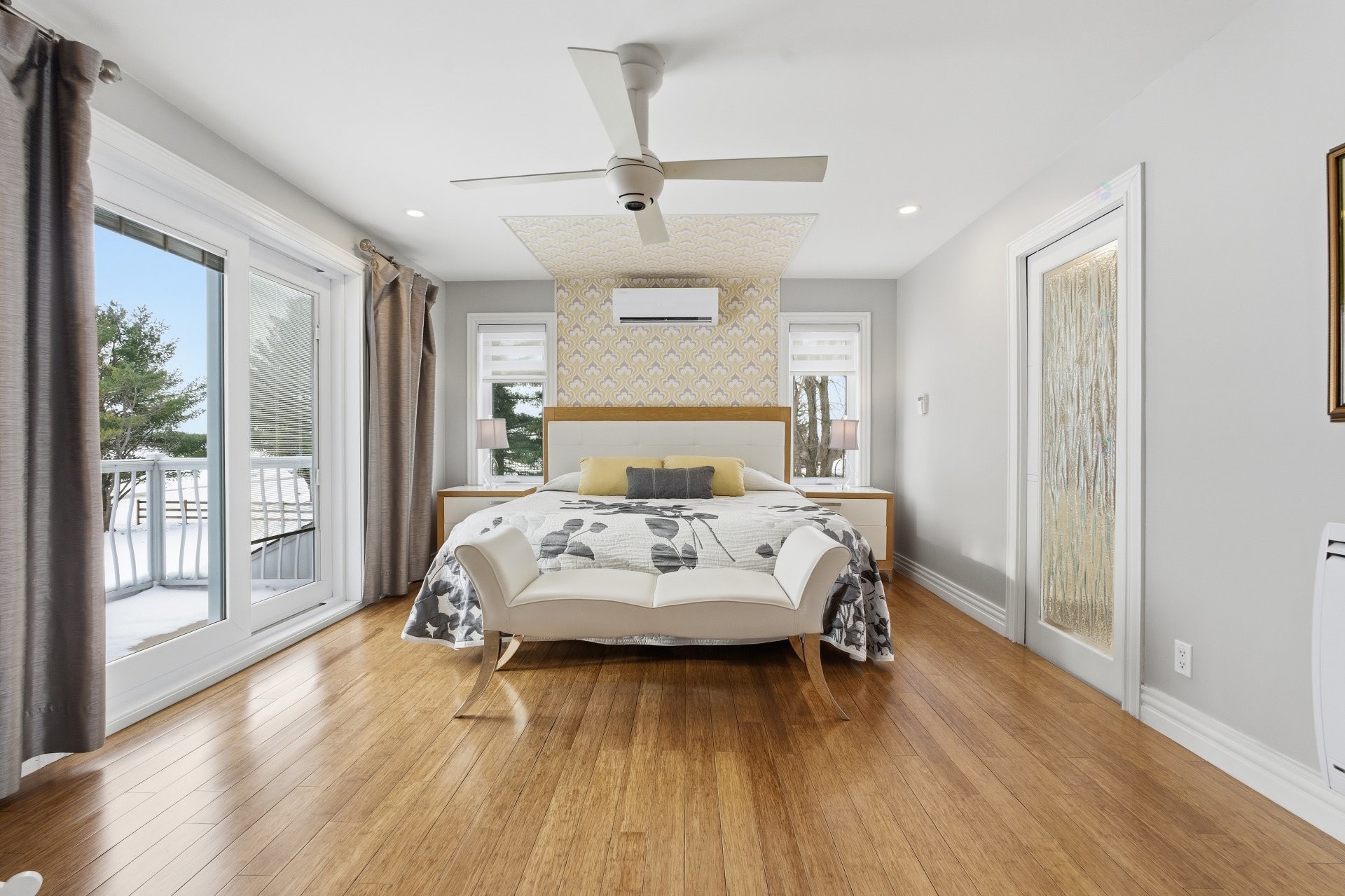 









537Z


Rg de la Rivière S.

,
Saint-Lin/Laurentides,




QC
J5M2A1

