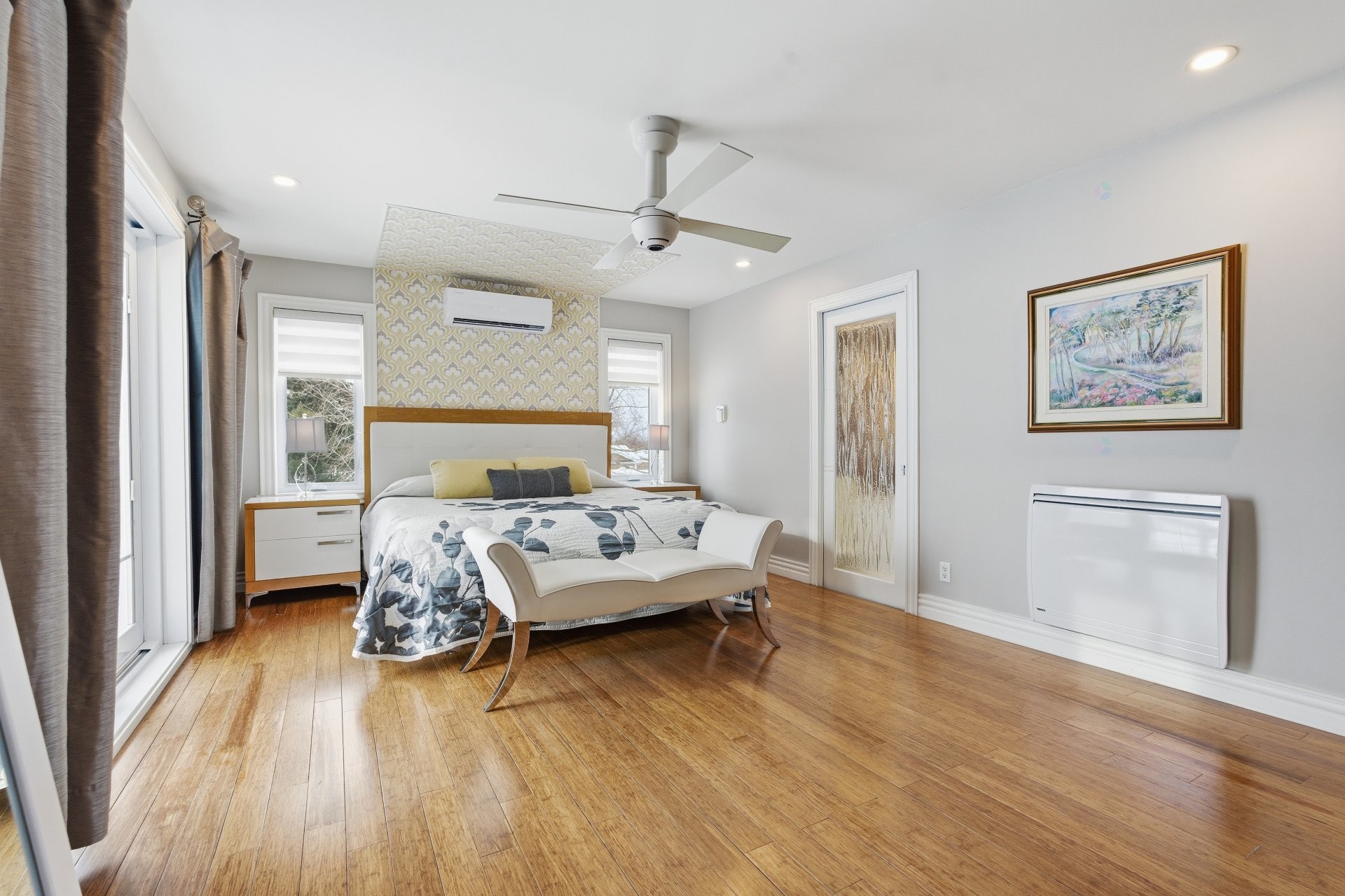 









537Z


Rg de la Rivière S.

,
Saint-Lin/Laurentides,




QC
J5M2A1

