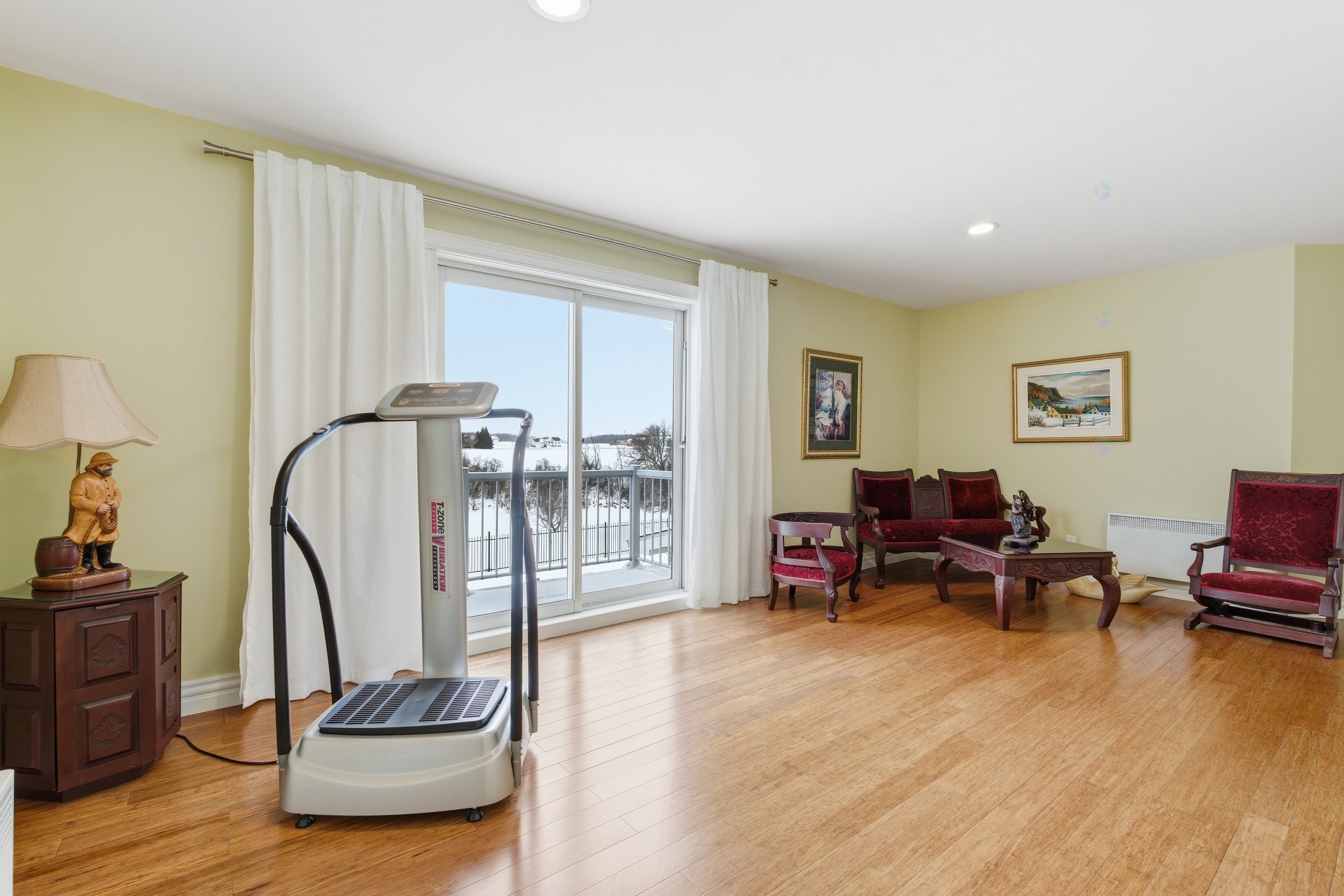 









537Z


Rg de la Rivière S.

,
Saint-Lin/Laurentides,




QC
J5M2A1

