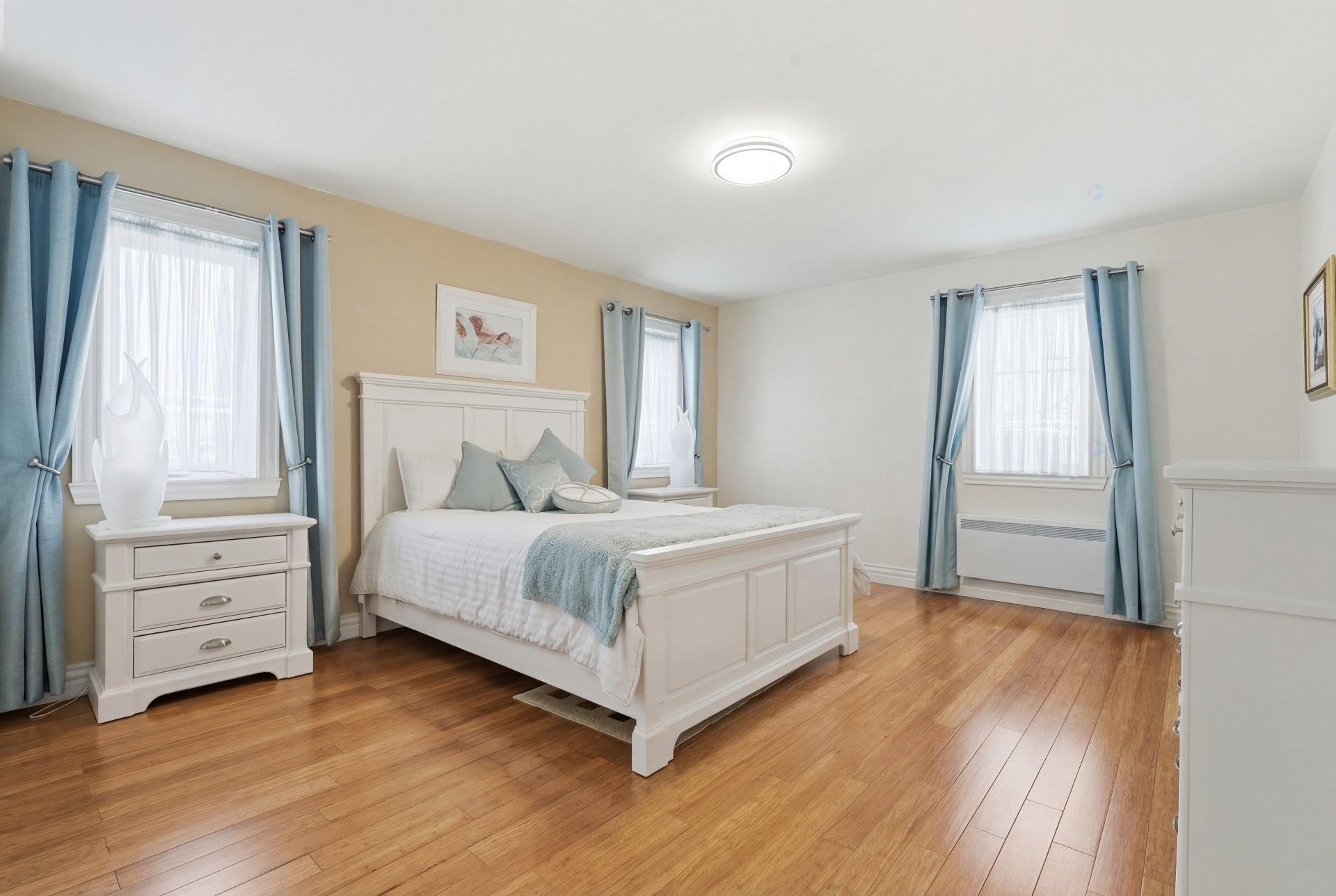 









537Z


Rg de la Rivière S.

,
Saint-Lin/Laurentides,




QC
J5M2A1

