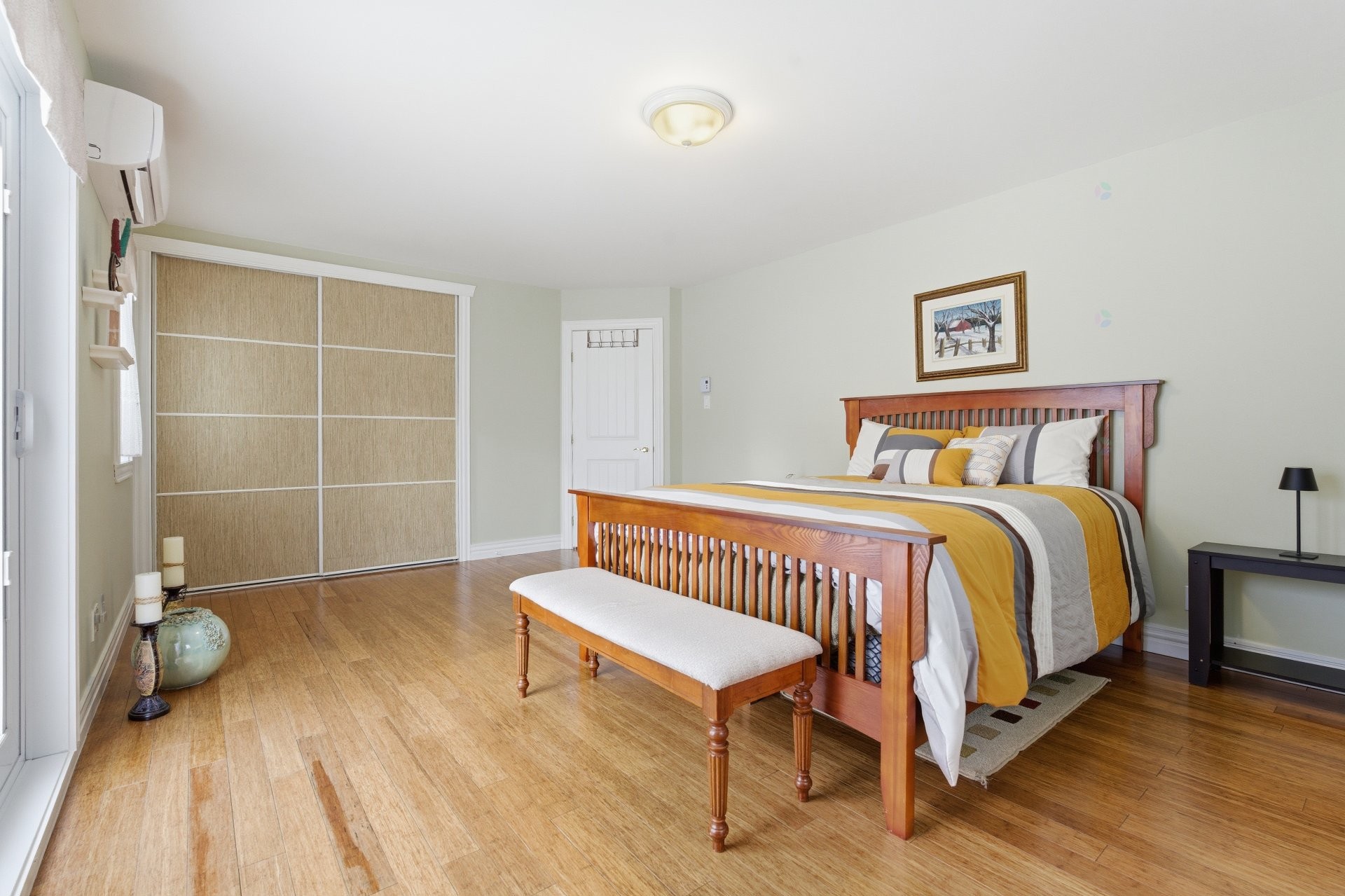 









537Z


Rg de la Rivière S.

,
Saint-Lin/Laurentides,




QC
J5M2A1

