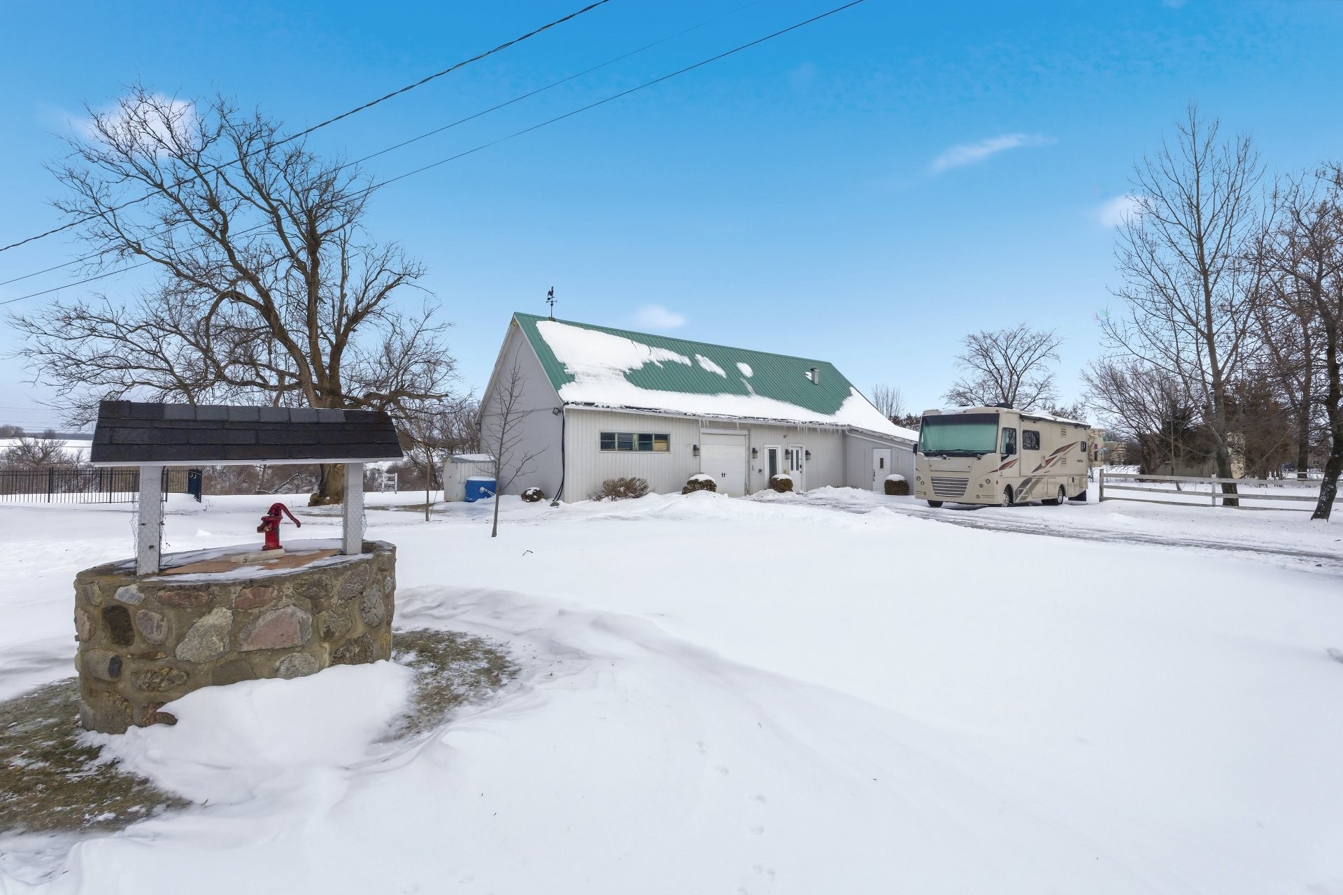 









537Z


Rg de la Rivière S.

,
Saint-Lin/Laurentides,




QC
J5M2A1

