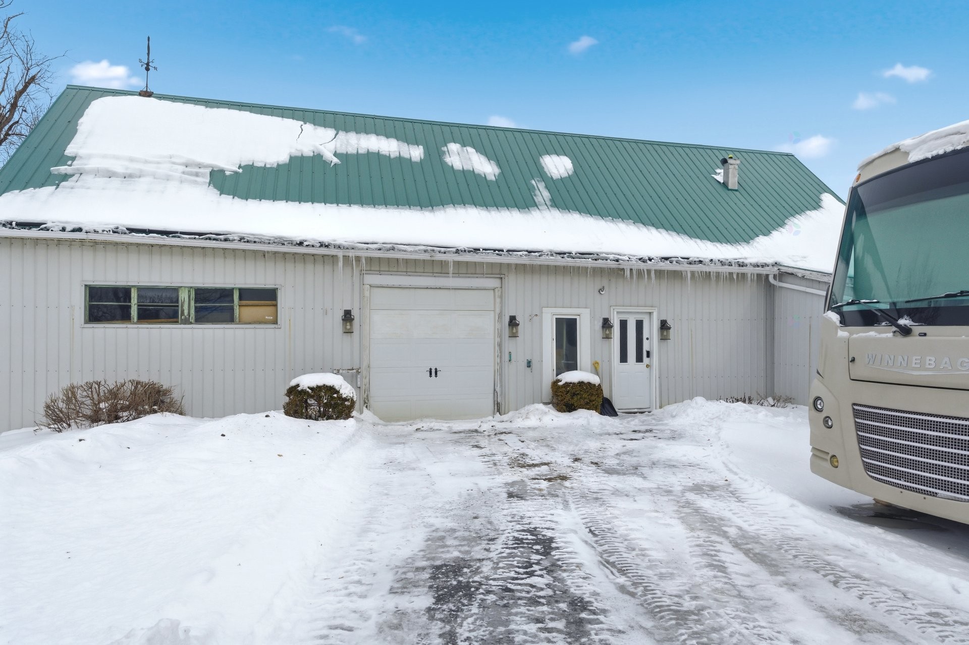 









537Z


Rg de la Rivière S.

,
Saint-Lin/Laurentides,




QC
J5M2A1

