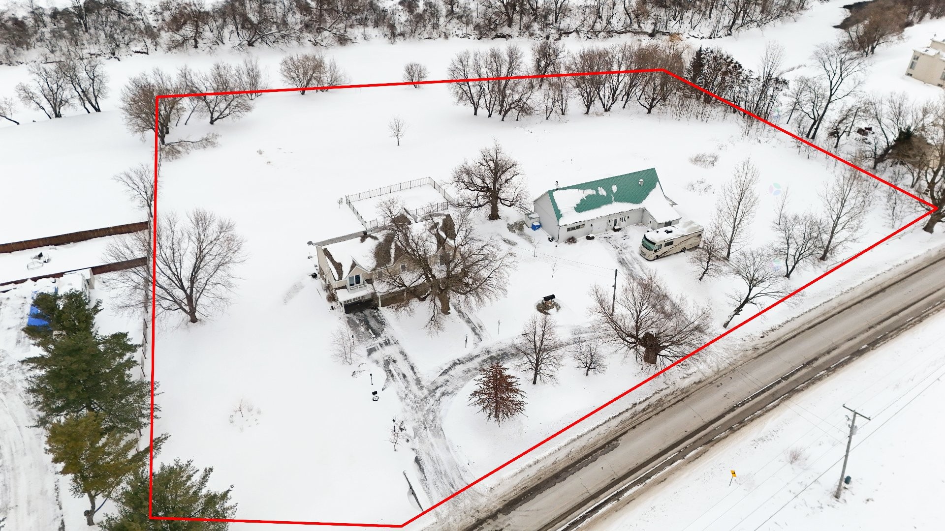 









537Z


Rg de la Rivière S.

,
Saint-Lin/Laurentides,




QC
J5M2A1

