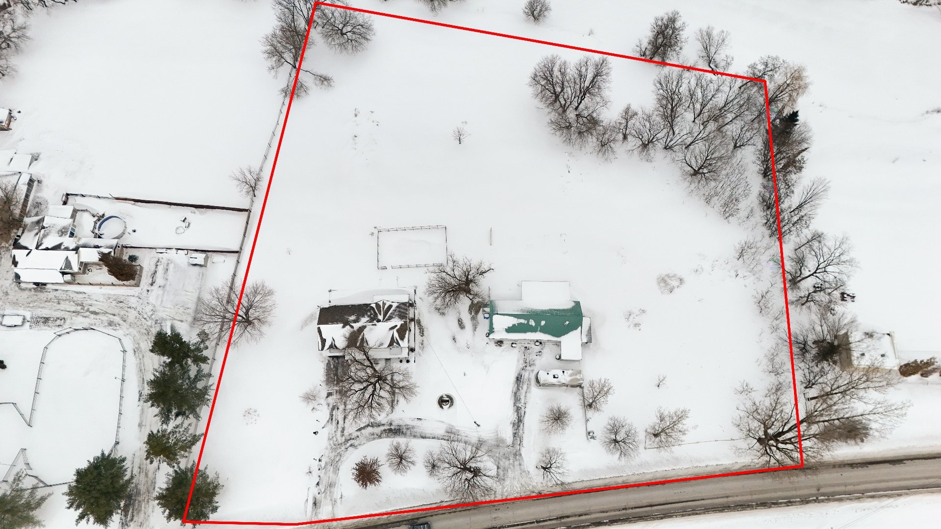 









537Z


Rg de la Rivière S.

,
Saint-Lin/Laurentides,




QC
J5M2A1

