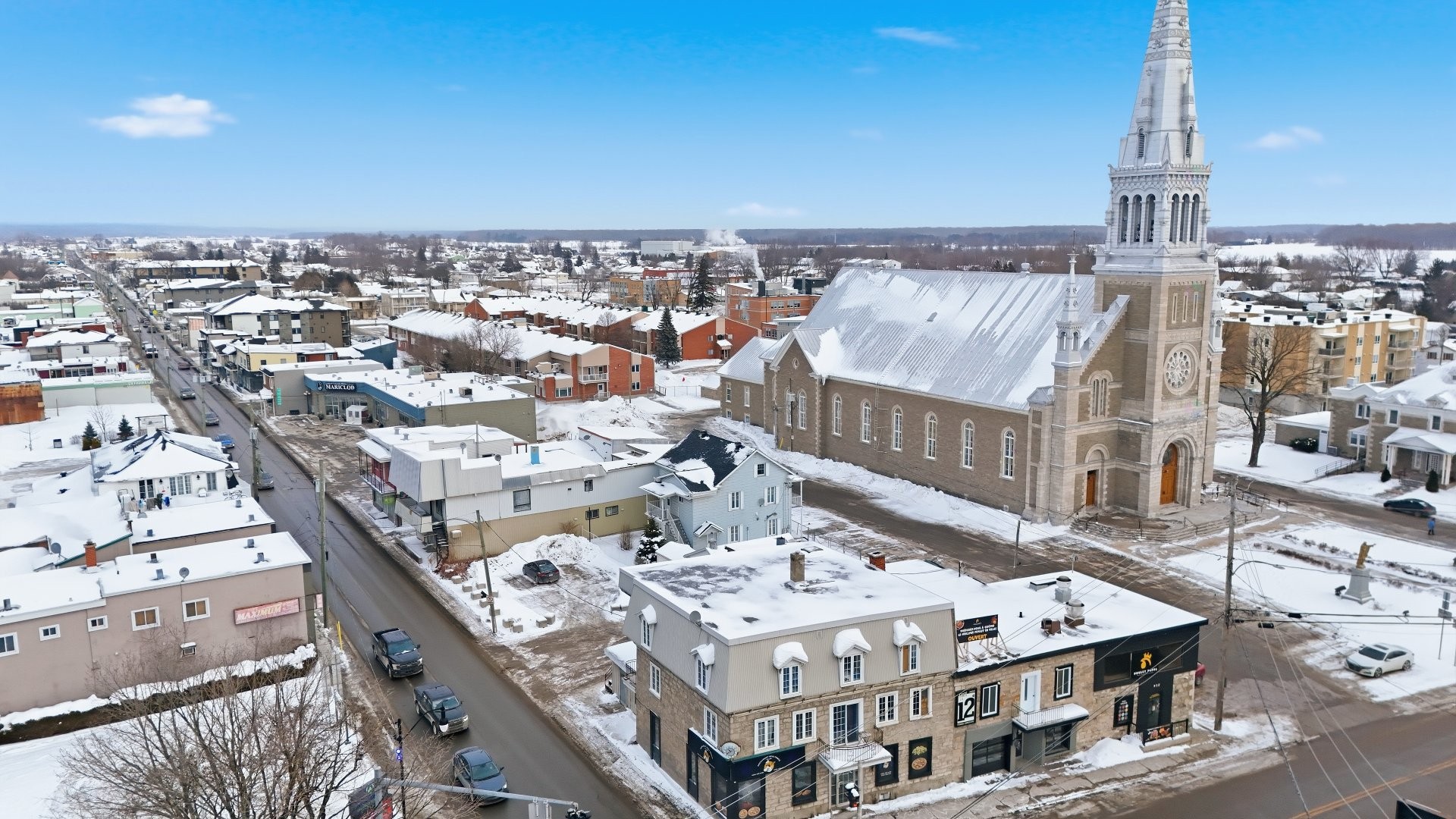 









537Z


Rg de la Rivière S.

,
Saint-Lin/Laurentides,




QC
J5M2A1

