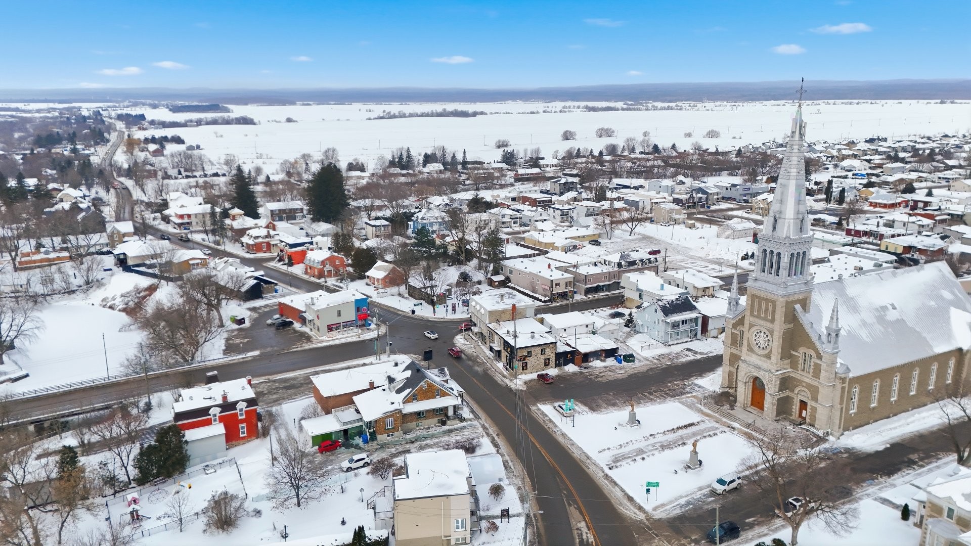 









537Z


Rg de la Rivière S.

,
Saint-Lin/Laurentides,




QC
J5M2A1

