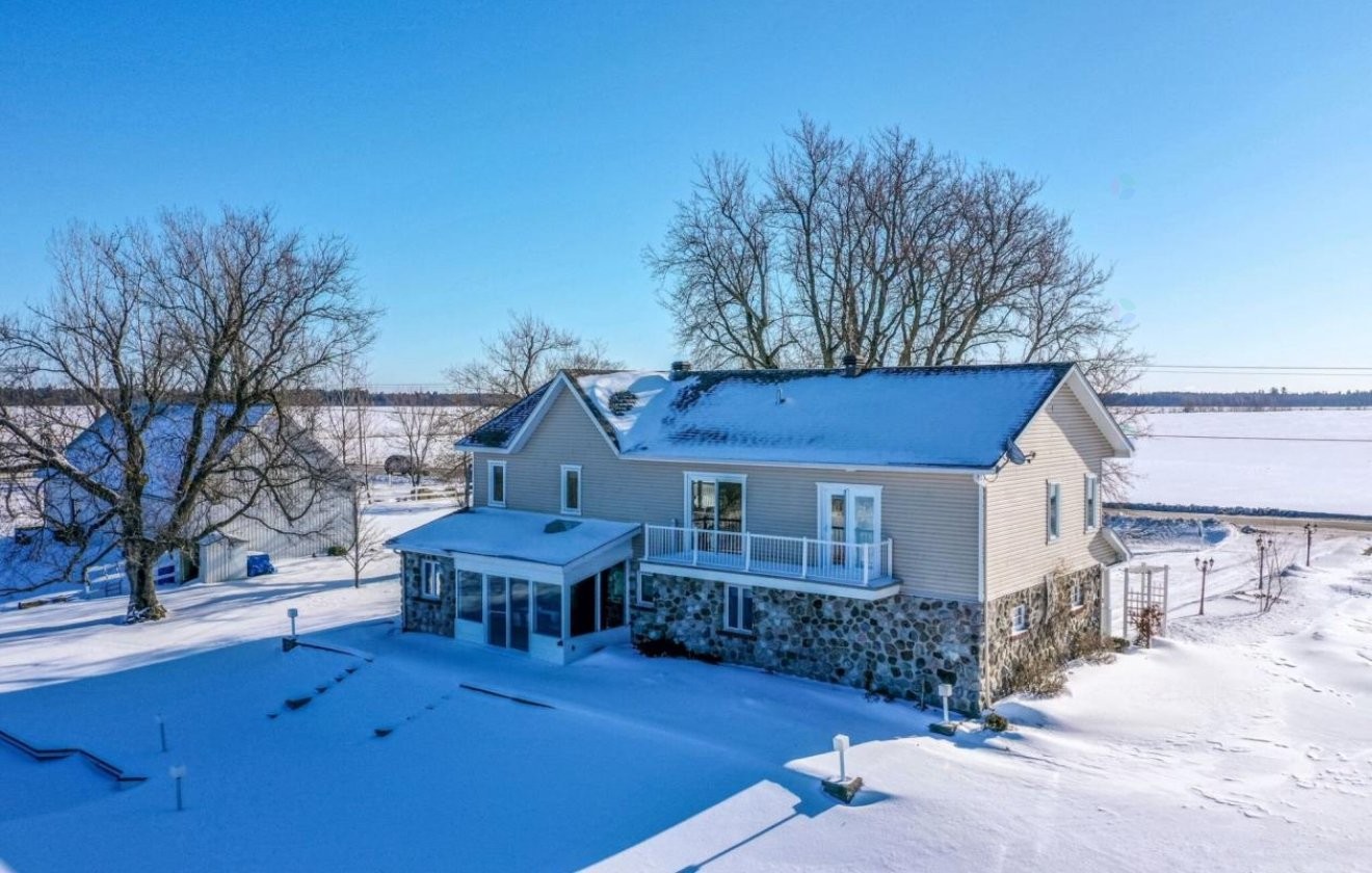 









537Z


Rg de la Rivière S.

,
Saint-Lin/Laurentides,




QC
J5M2A1

