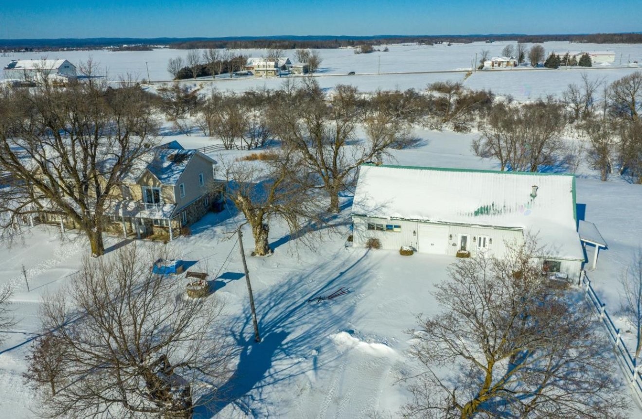 









537Z


Rg de la Rivière S.

,
Saint-Lin/Laurentides,




QC
J5M2A1

