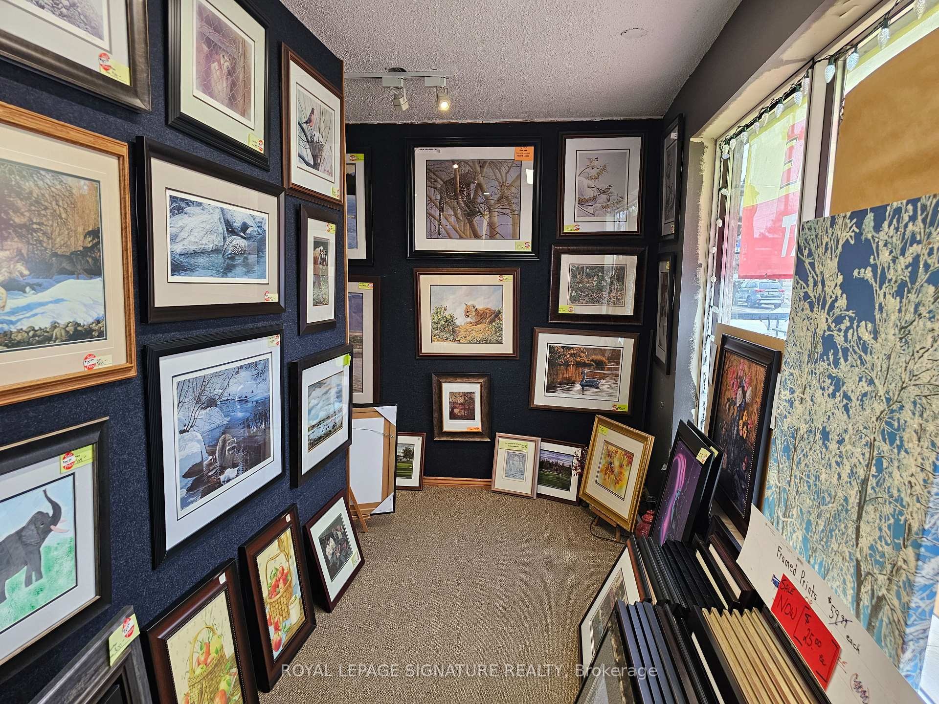 









922


Simcoe

Street North,
Oshawa,




ON
L1G 4W2

