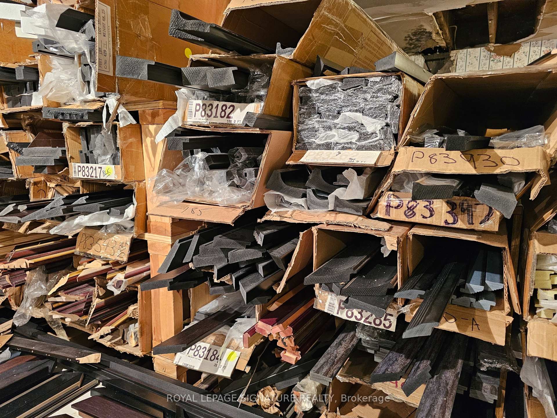 









922


Simcoe

Street North,
Oshawa,




ON
L1G 4W2

