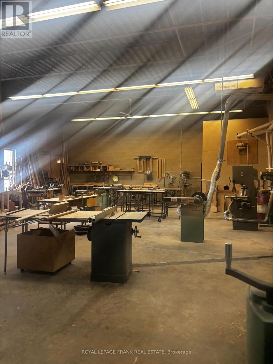 












7/8 - 1380 HOPKINS STREET

,
Whitby (Whitby Industrial),




Ontario
L1N2C3

