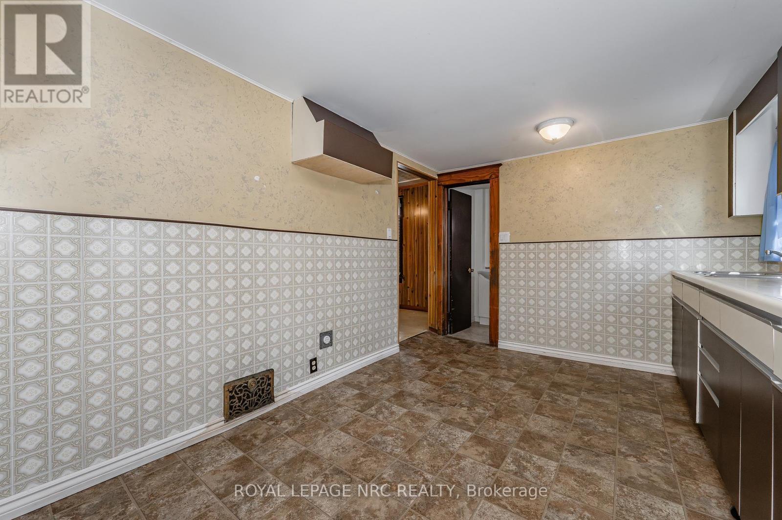 












217 MITCHELL STREET

,
Port Colborne (East Village),




Ontario
L3K1Y4

