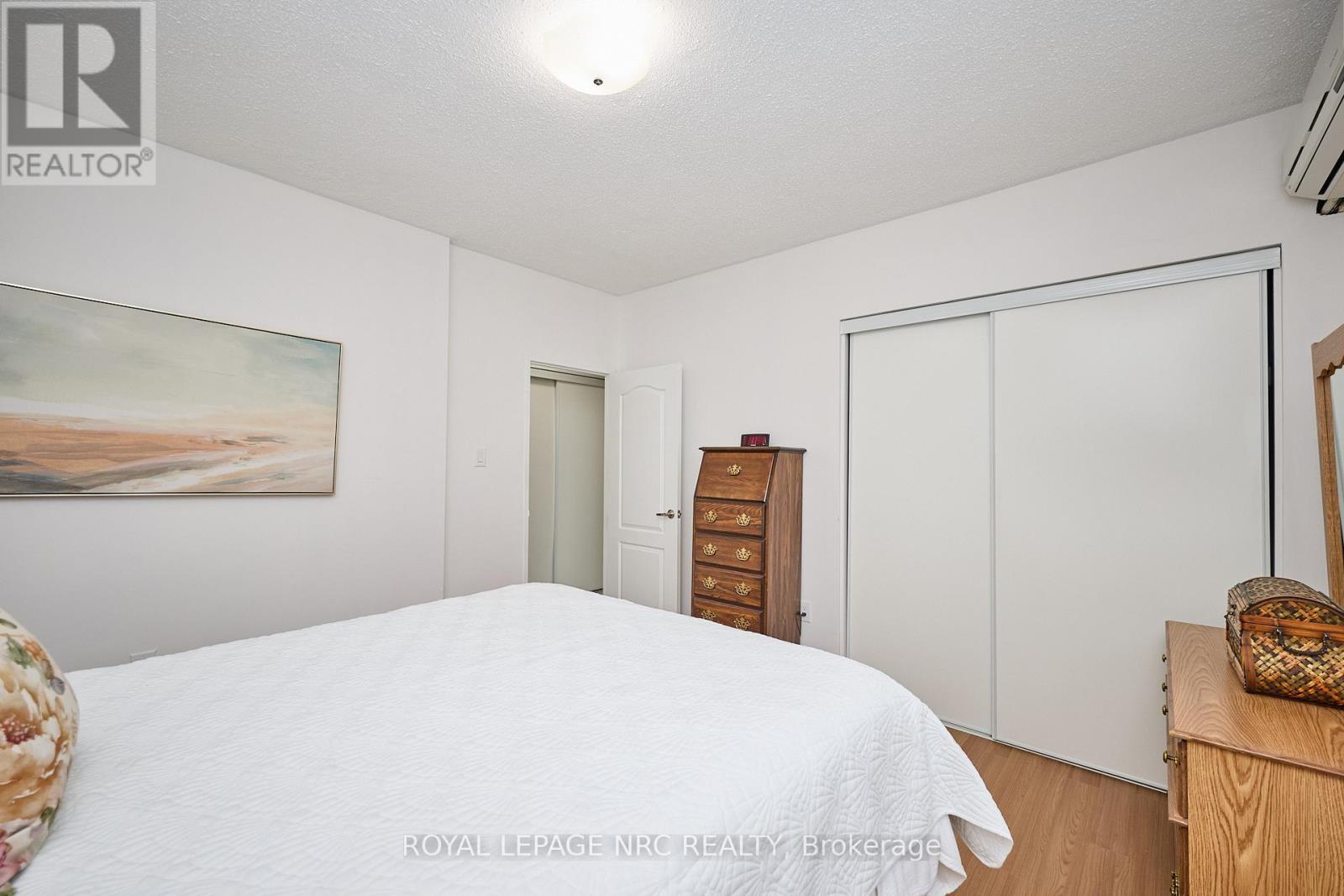 












101 - 6390 HUGGINS STREET

,
Niagara Falls (Stamford),




Ontario
L2J1H1

