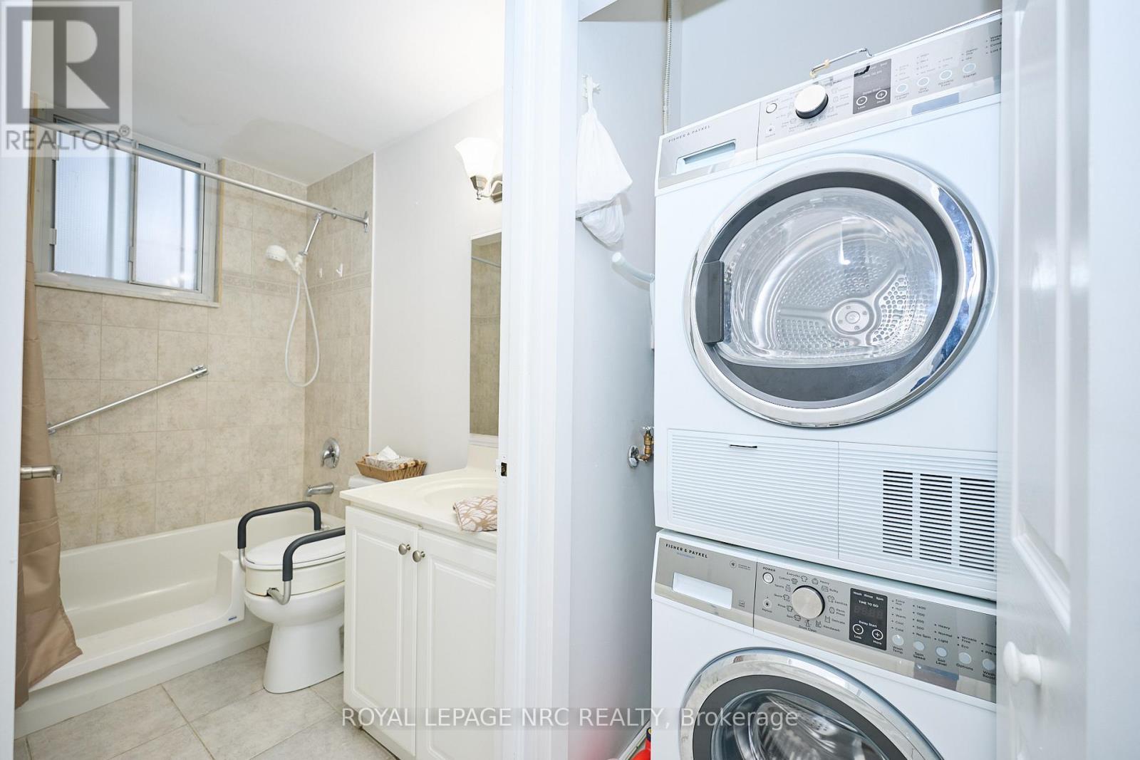 












101 - 6390 HUGGINS STREET

,
Niagara Falls (Stamford),




Ontario
L2J1H1

