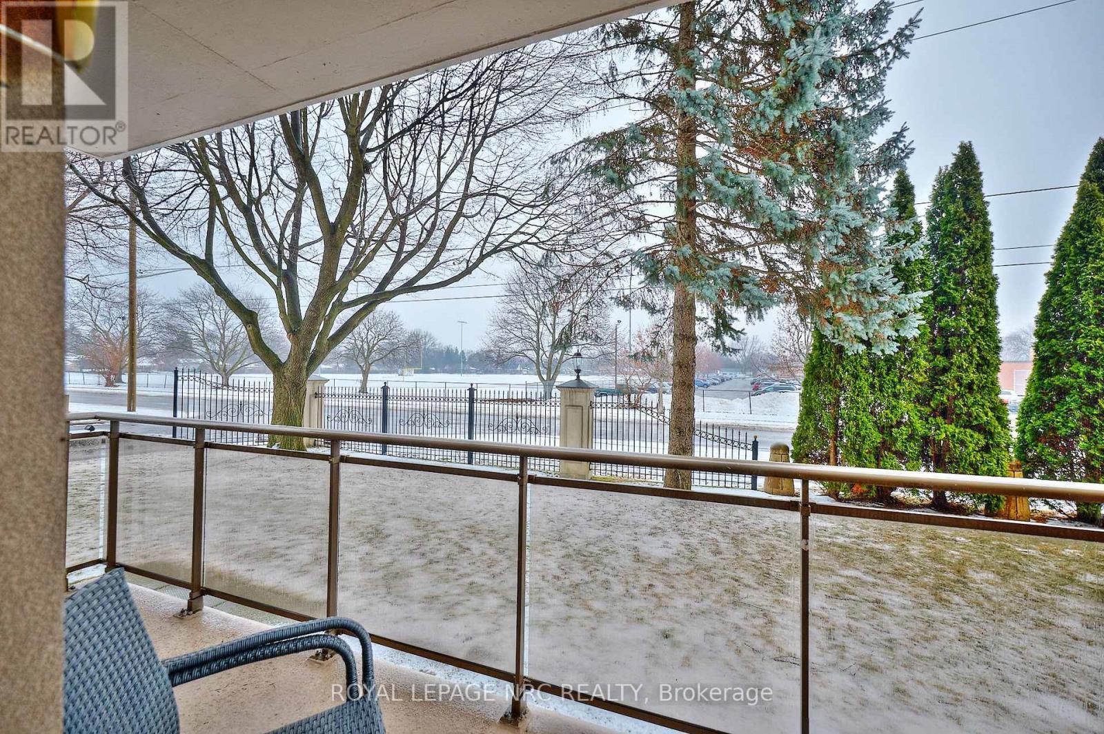 












101 - 6390 HUGGINS STREET

,
Niagara Falls (Stamford),




Ontario
L2J1H1

