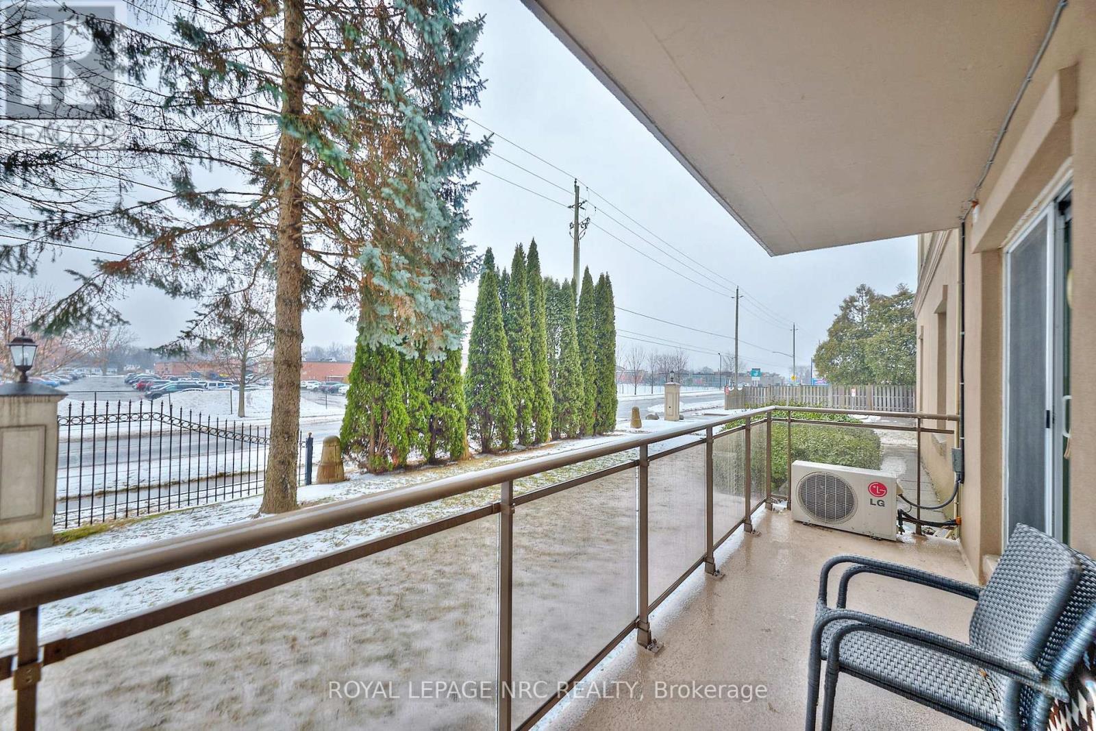 












101 - 6390 HUGGINS STREET

,
Niagara Falls (Stamford),




Ontario
L2J1H1

