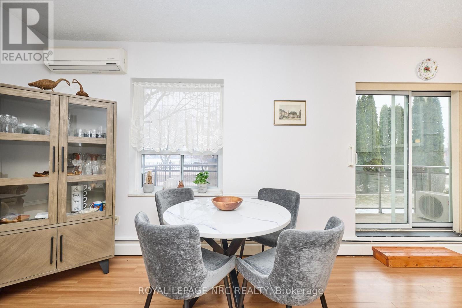 












101 - 6390 HUGGINS STREET

,
Niagara Falls (Stamford),




Ontario
L2J1H1

