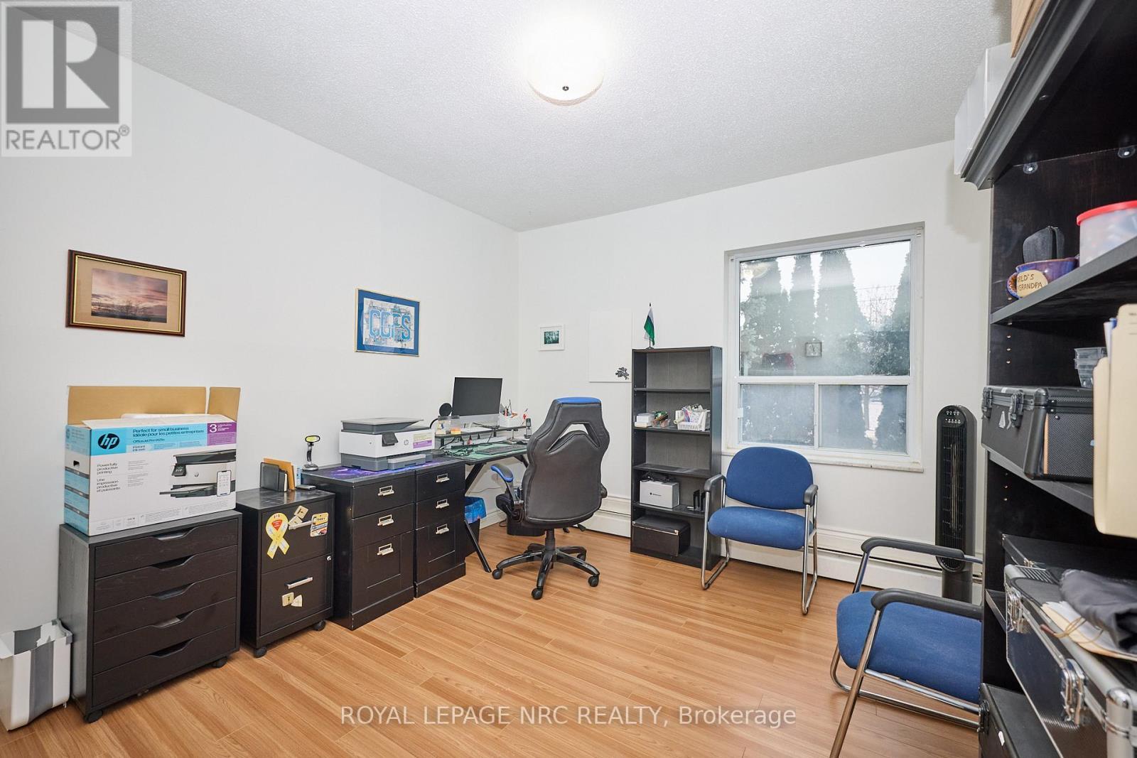 












101 - 6390 HUGGINS STREET

,
Niagara Falls (Stamford),




Ontario
L2J1H1

