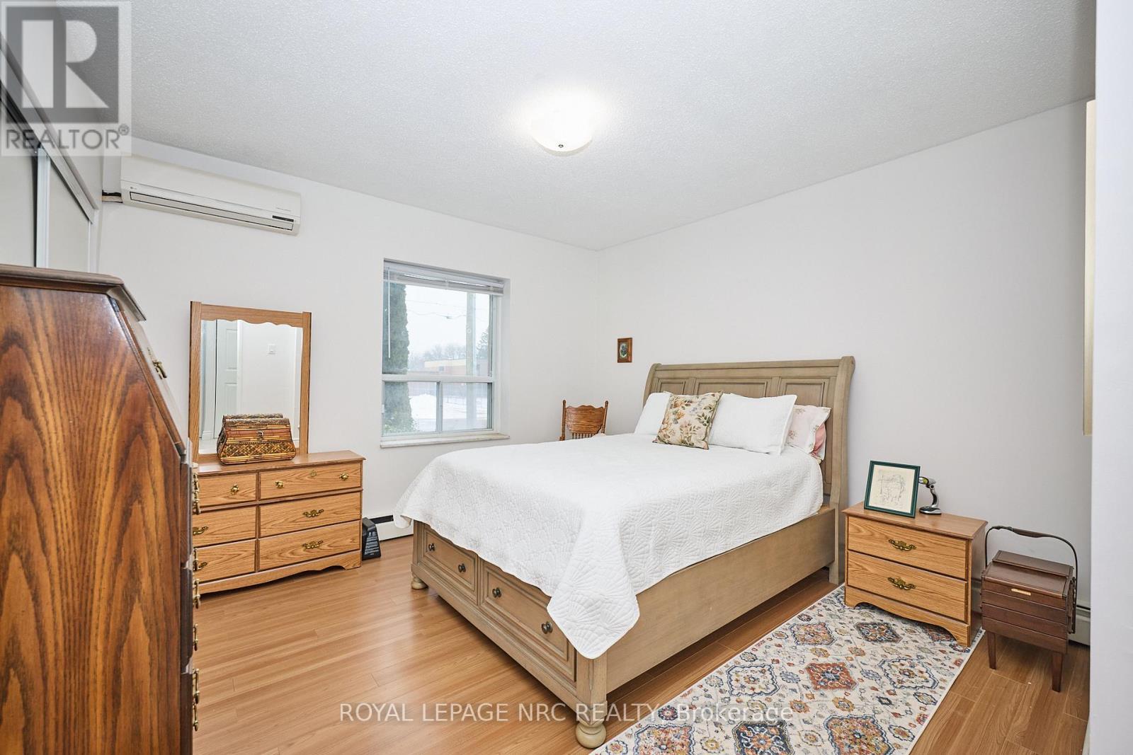 












101 - 6390 HUGGINS STREET

,
Niagara Falls (Stamford),




Ontario
L2J1H1

