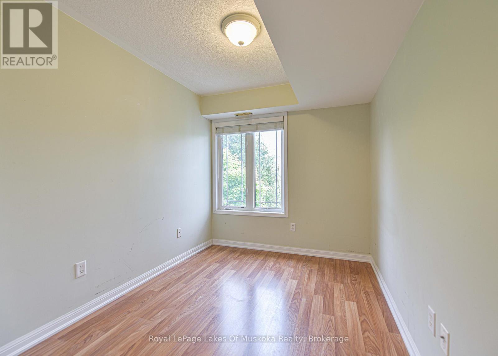 












318 - 60 MULLIGAN LANE

,
Wasaga Beach,




Ontario
L9Z0C5

