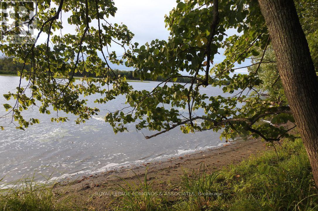 












0 BUTTERNUT ISLAND

,
Whitewater Region,







Ontario
K0J1C0

