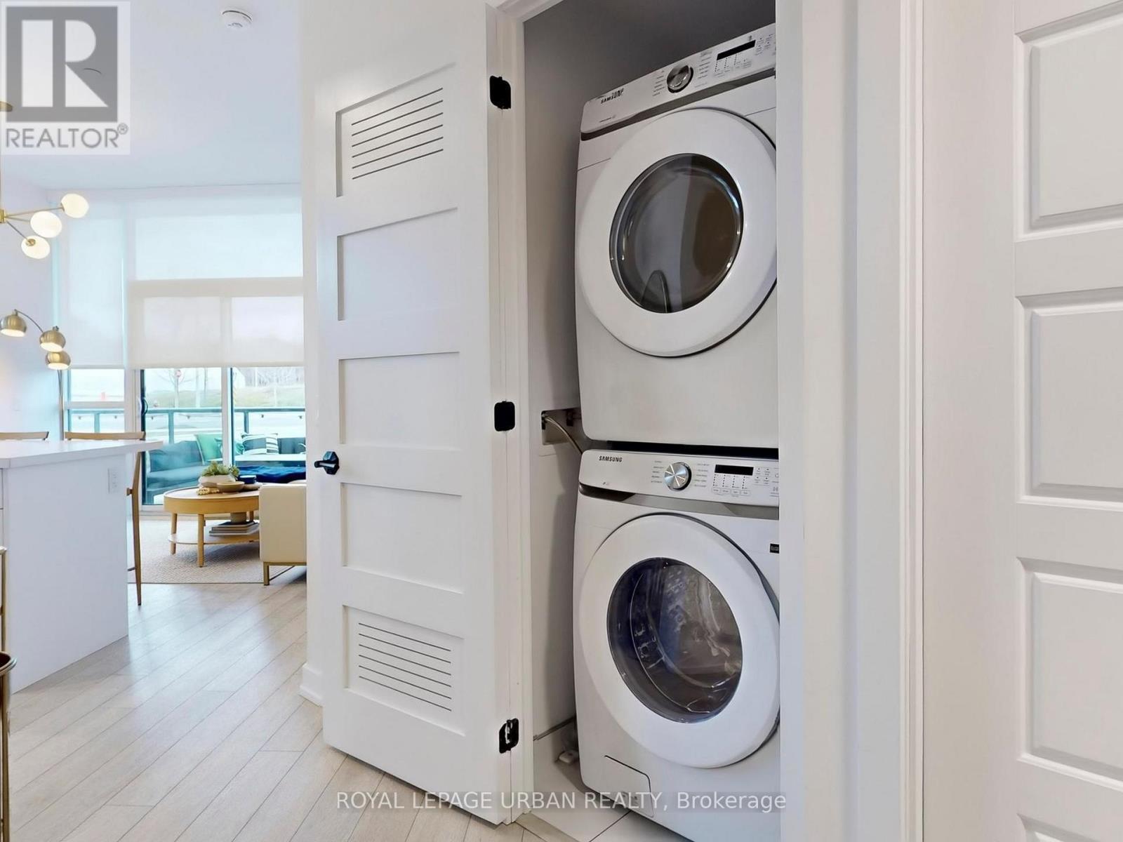 












151 - 415 SEA RAY AVENUE

,
Innisfil,




Ontario
L9S0R5

