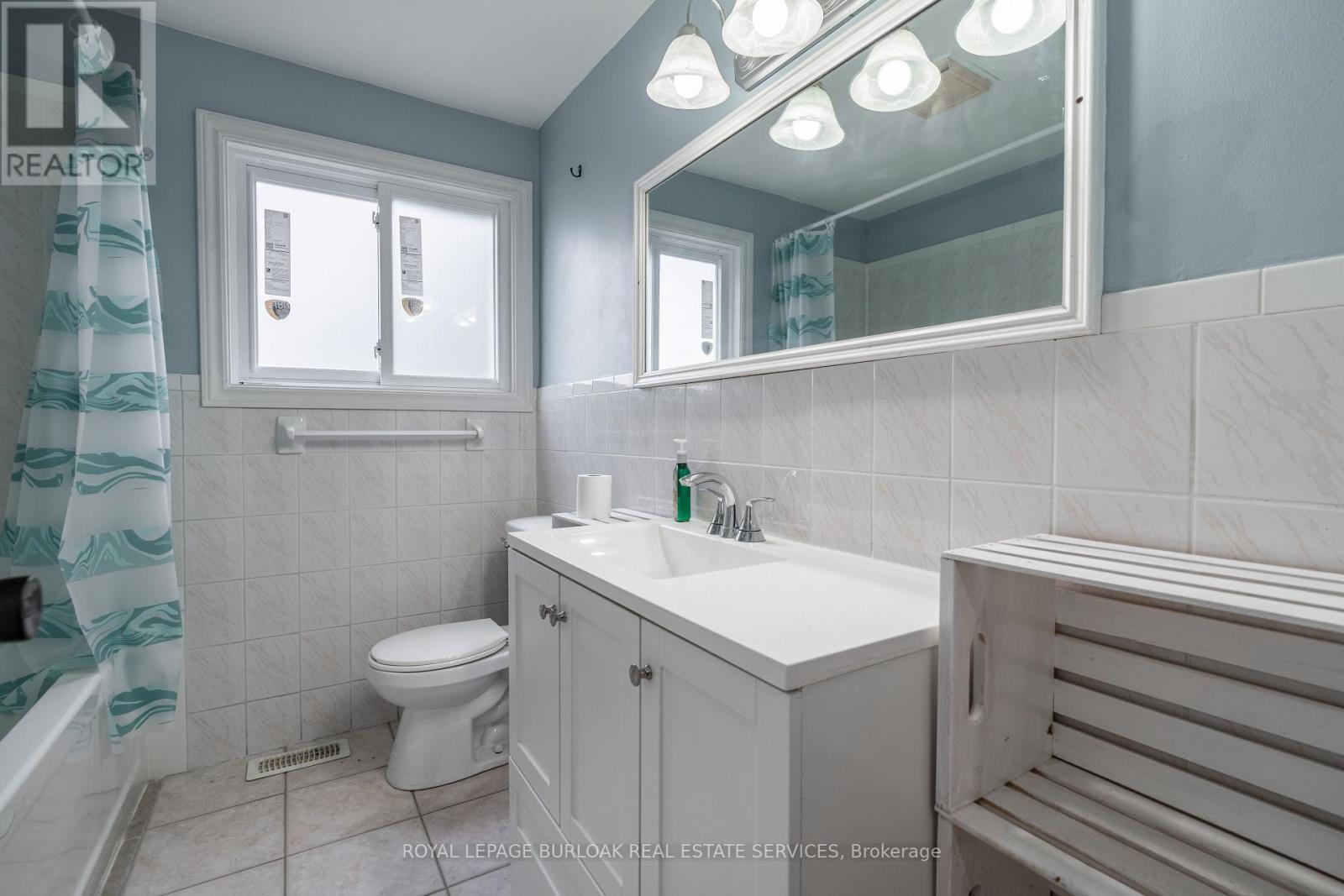 












16 - 117 BONAVENTURE DRIVE

,
Hamilton,




Ontario
L9C4P8

