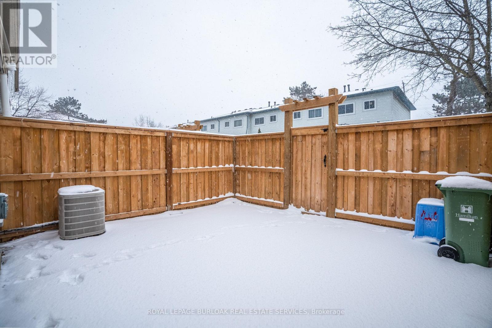 












16 - 117 BONAVENTURE DRIVE

,
Hamilton,




Ontario
L9C4P8

