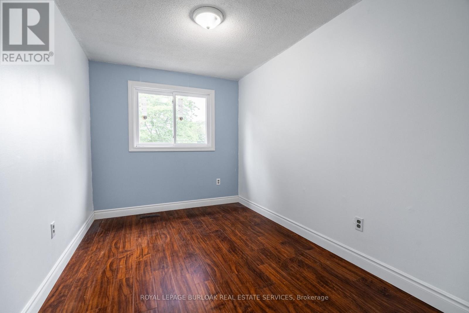 












16 - 117 BONAVENTURE DRIVE

,
Hamilton,




Ontario
L9C4P8

