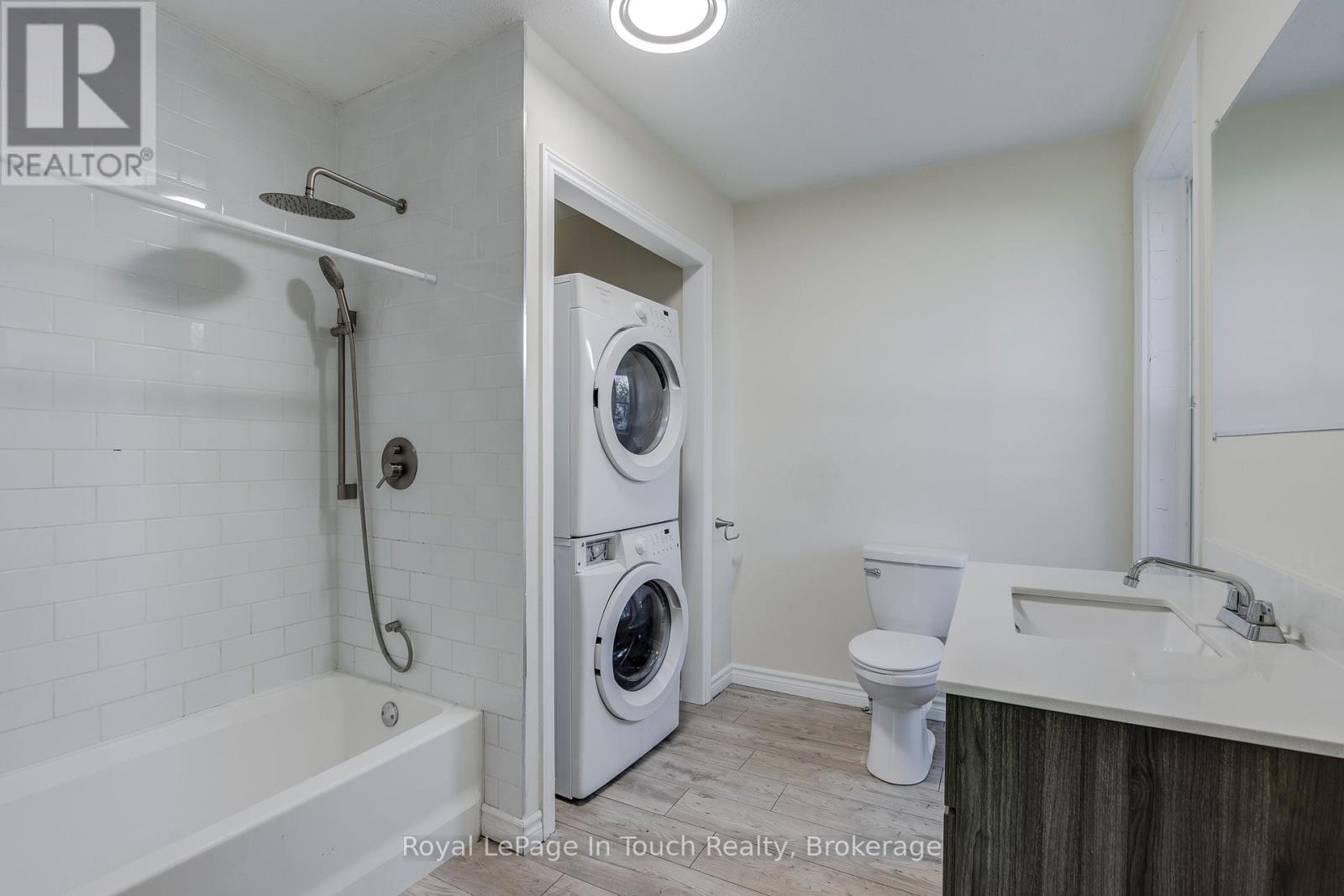 












63 FIFTH STREET E

,
Midland,




Ontario
L4R3V4

