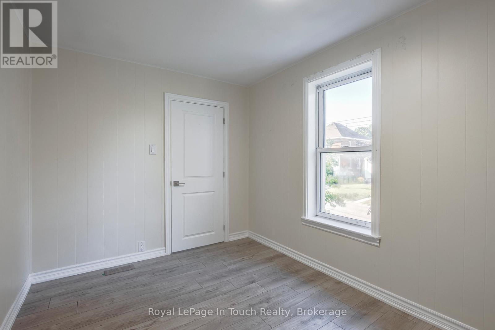 












63 FIFTH STREET E

,
Midland,




Ontario
L4R3V4

