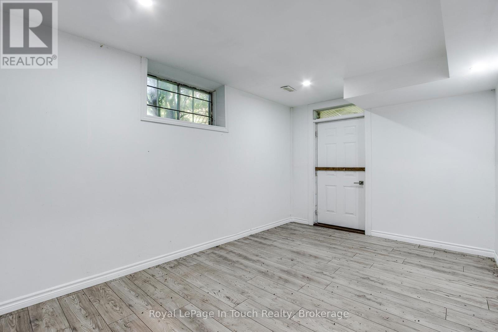 












63 FIFTH STREET E

,
Midland,




Ontario
L4R3V4

