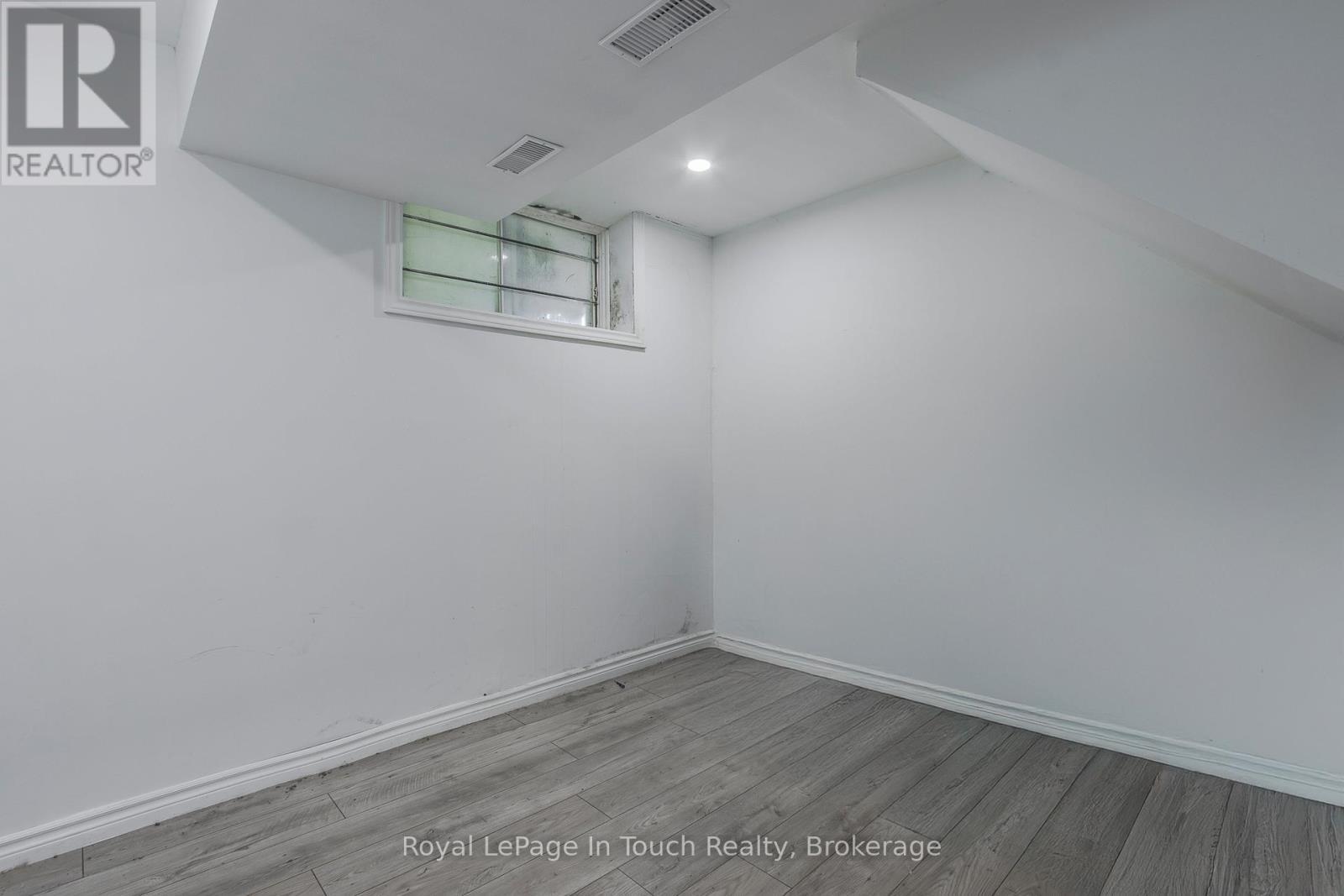 












63 FIFTH STREET E

,
Midland,




Ontario
L4R3V4

