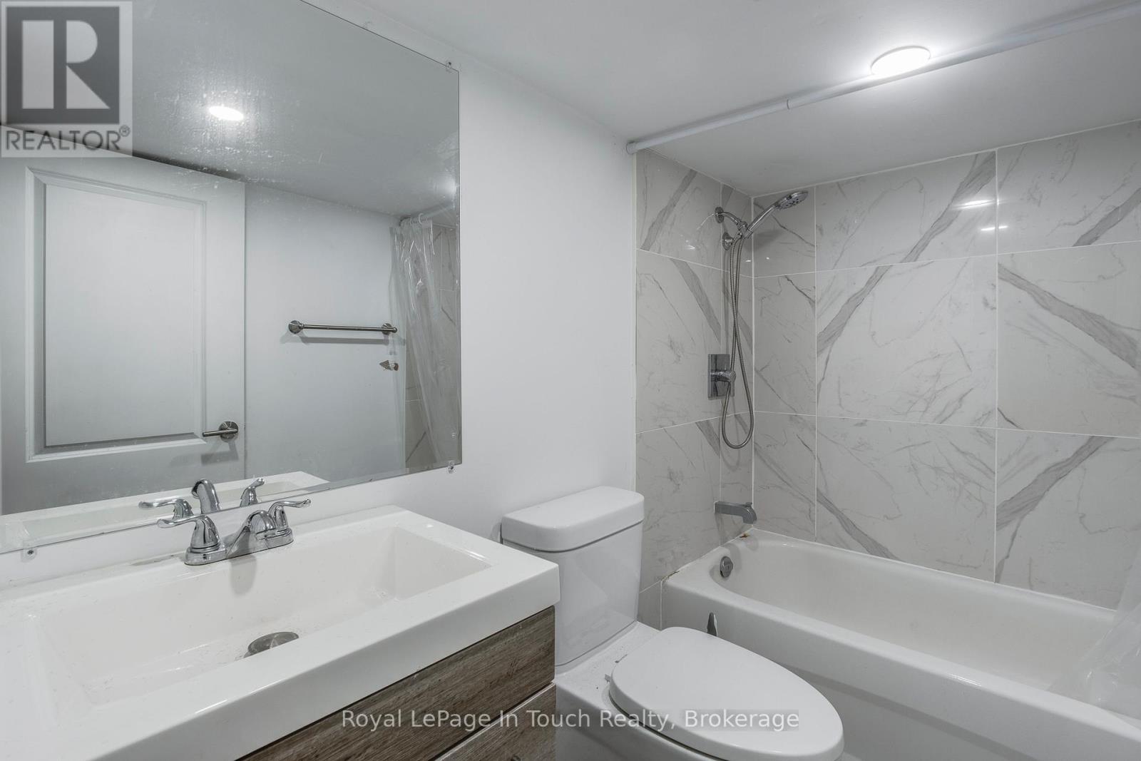 












63 FIFTH STREET E

,
Midland,




Ontario
L4R3V4

